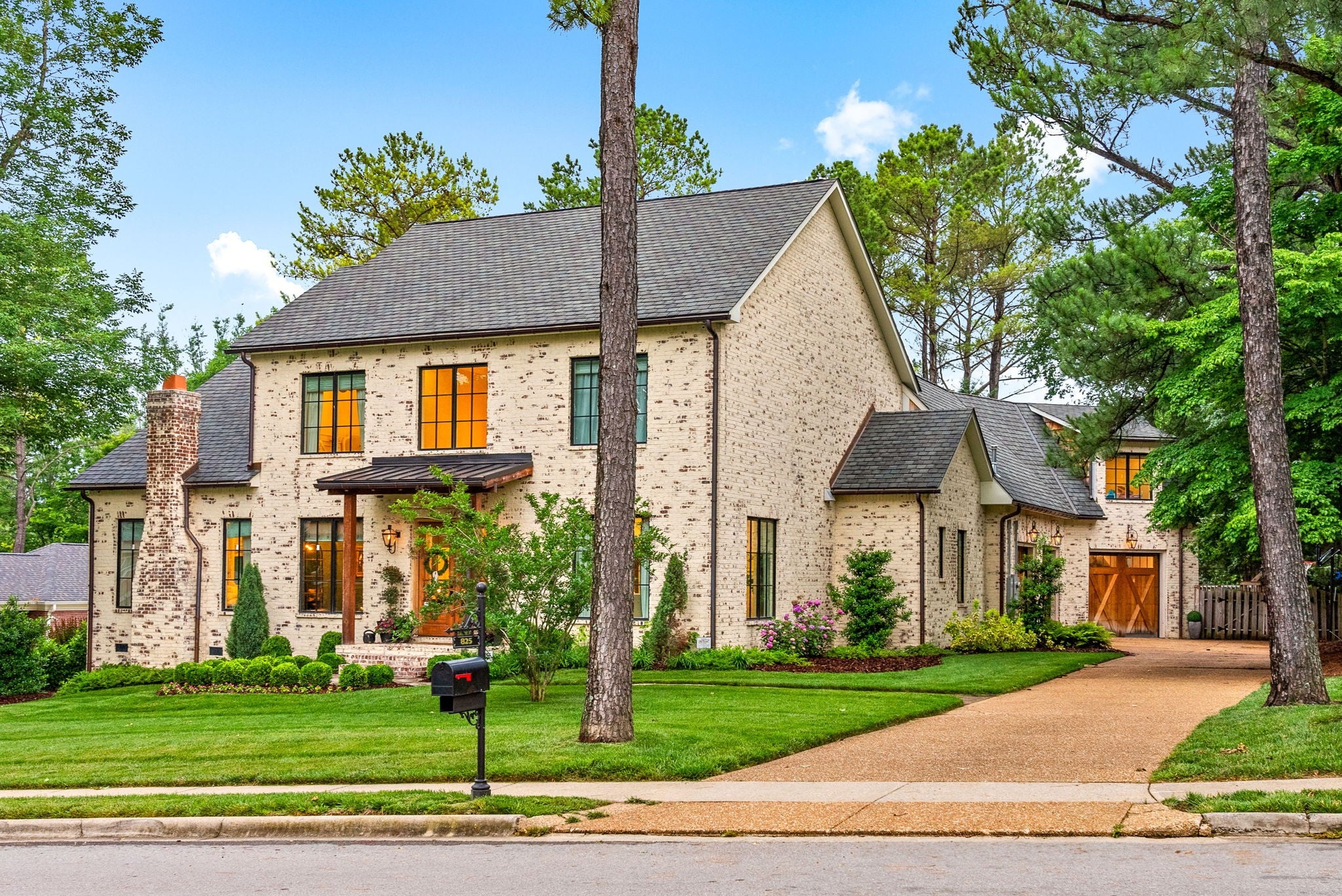 Clarksville, Tennessee, 37043, United States, 7 Bedrooms Bedrooms, ,4 BathroomsBathrooms,Residential,Active,1994960