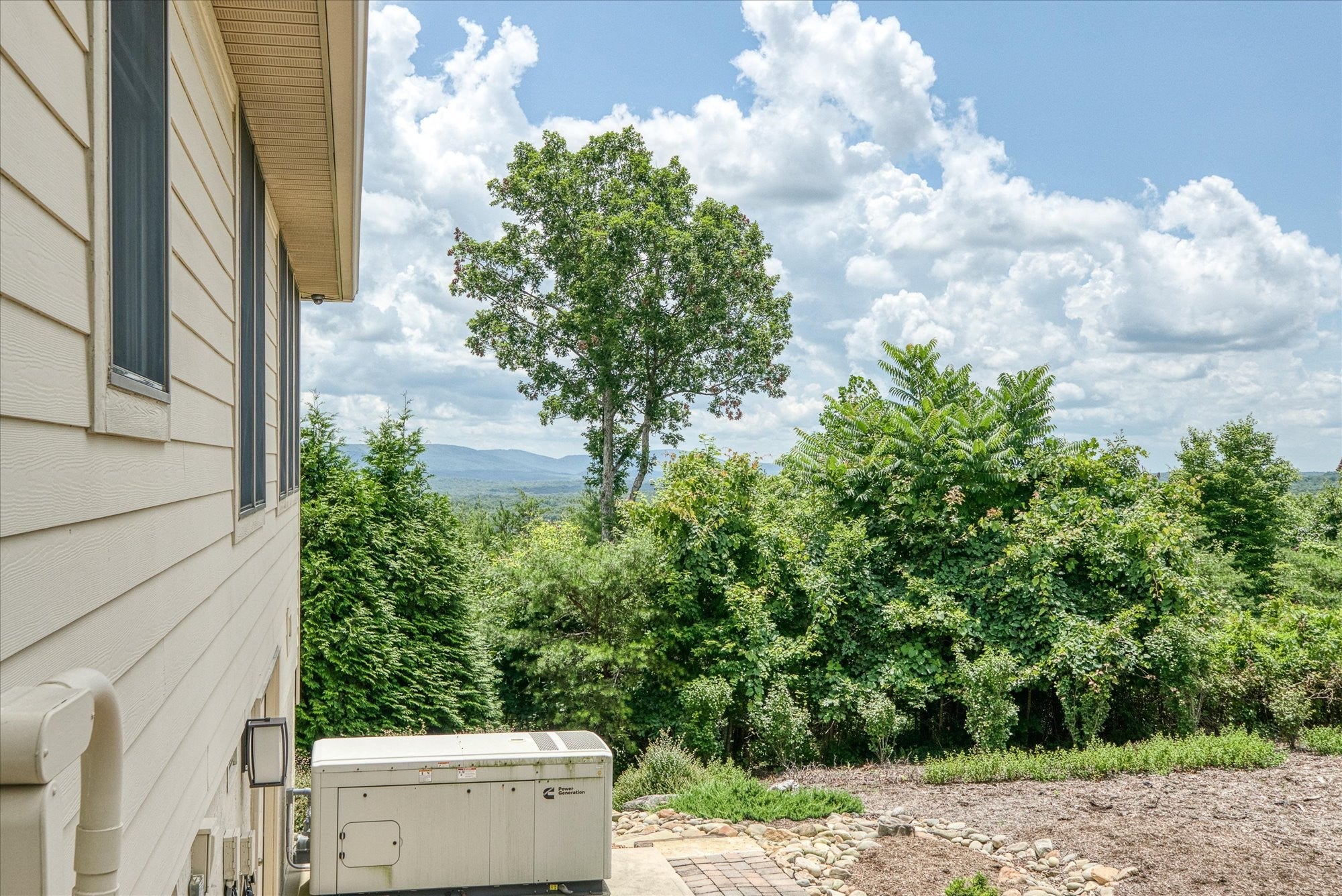 Crossville, Tennessee, 38558, United States, 4 Bedrooms Bedrooms, ,4 BathroomsBathrooms,Residential,Active,1968432