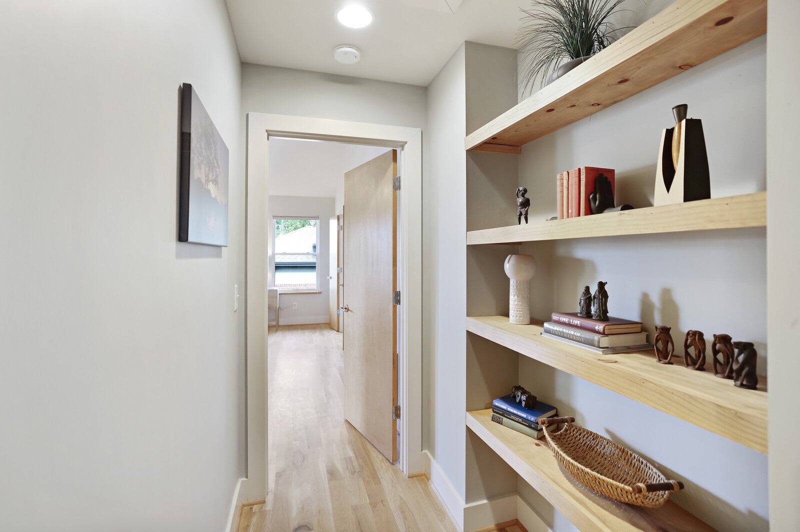 Nashville, Tennessee, 37206, United States, 4 Bedrooms Bedrooms, ,3 BathroomsBathrooms,Residential,Active,1969649