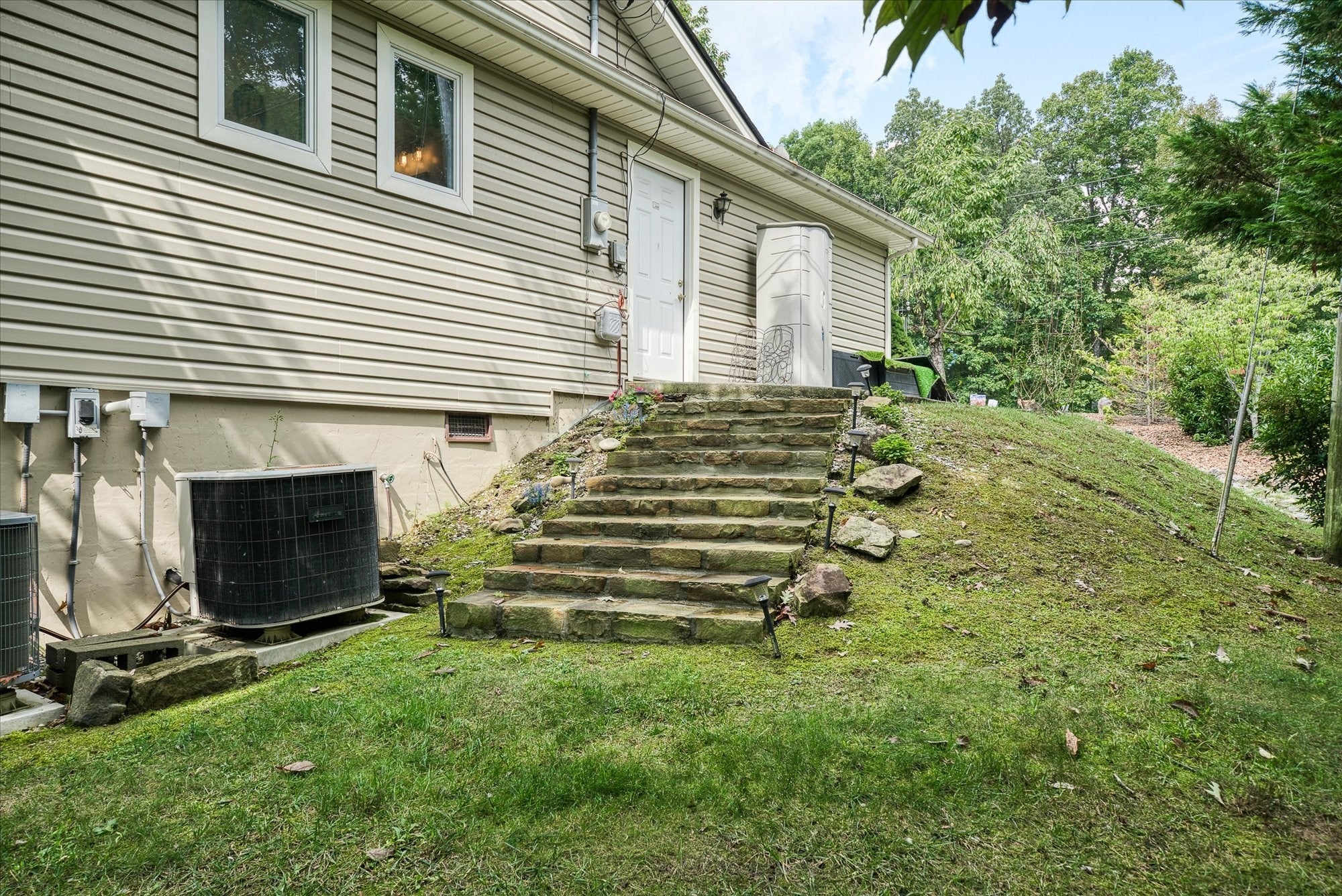 Crossville, Tennessee, 38558, United States, 4 Bedrooms Bedrooms, ,4 BathroomsBathrooms,Residential,Active,1968370