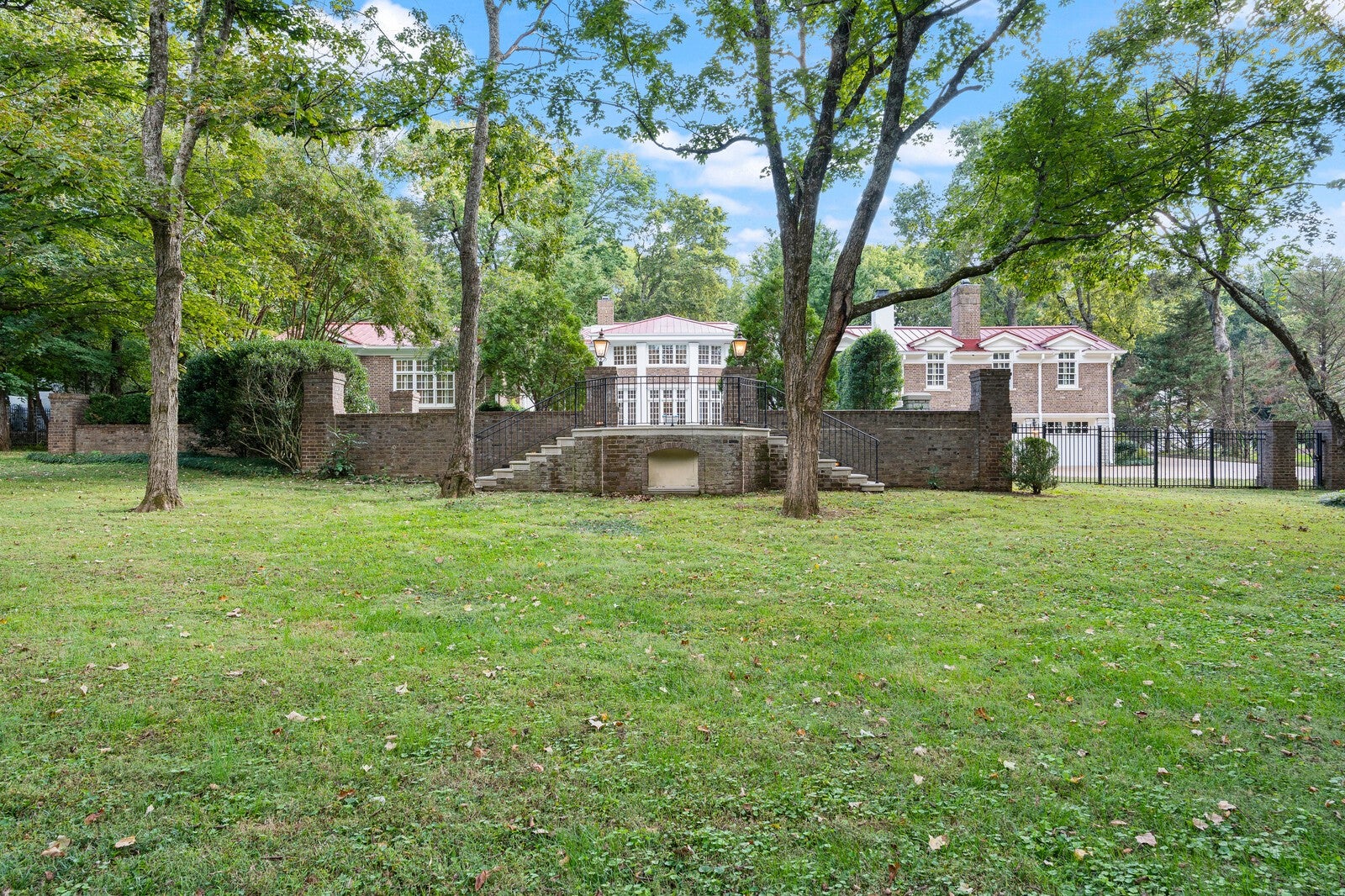 Nashville, Tennessee, 37205, United States, 5 Bedrooms Bedrooms, ,7 BathroomsBathrooms,Residential,Active,1965991