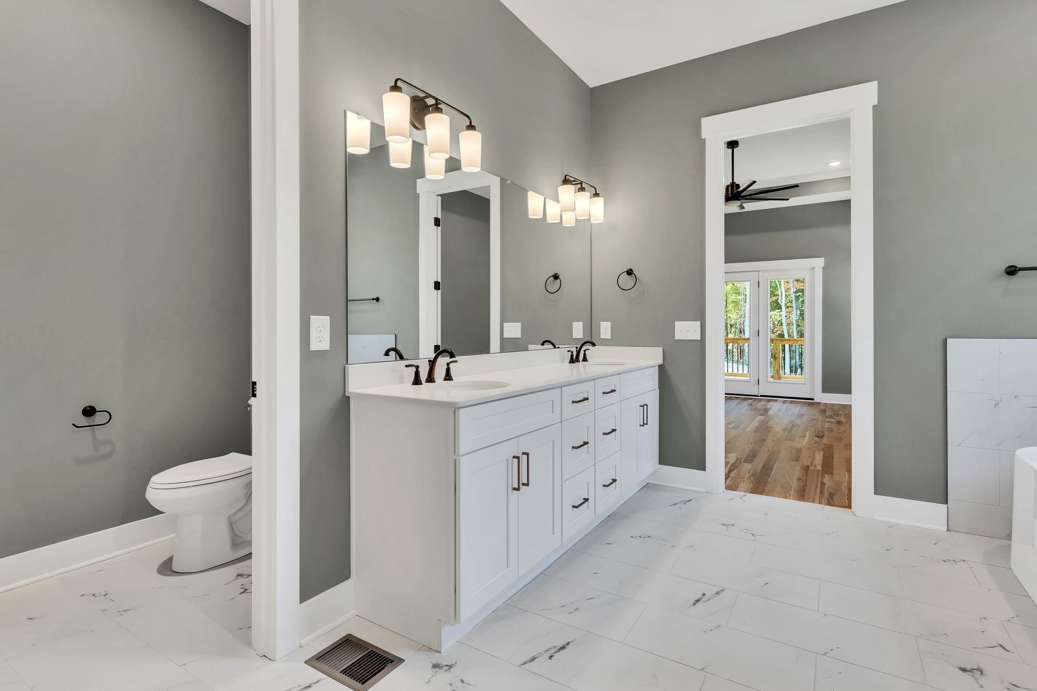 Hendersonville, Tennessee, 37075, United States, 4 Bedrooms Bedrooms, ,4 BathroomsBathrooms,Residential,Active,2011440