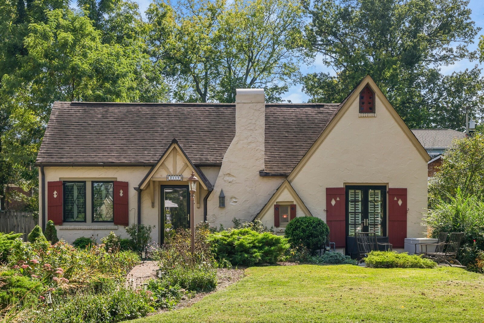 Nashville, Tennessee, 37212, United States, 4 Bedrooms Bedrooms, ,4 BathroomsBathrooms,Residential,Active,1999175