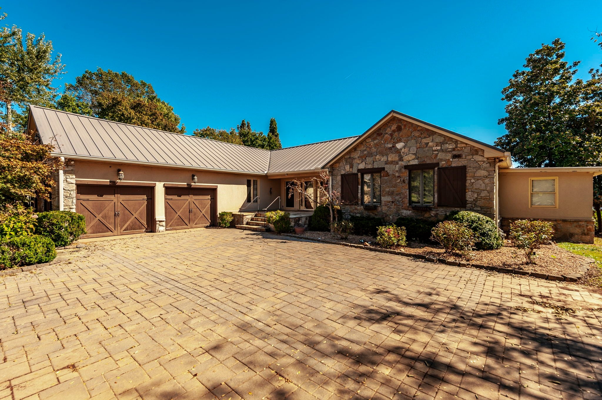 Hendersonville, Tennessee, 37075, United States, 4 Bedrooms Bedrooms, ,4 BathroomsBathrooms,Residential,Active,1959950