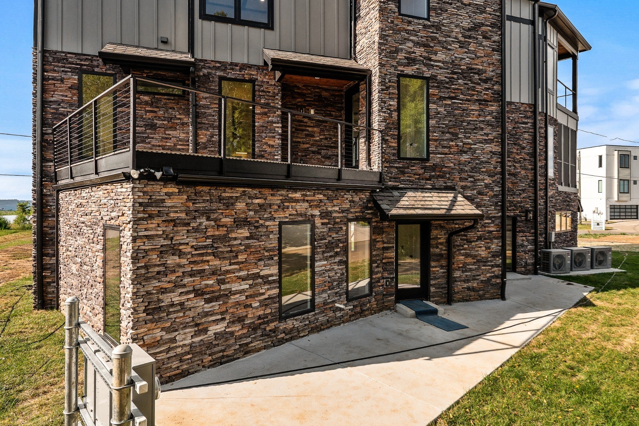 Nashville, Tennessee, 37209, United States, 4 Bedrooms Bedrooms, ,5 BathroomsBathrooms,Residential,Active,2007985