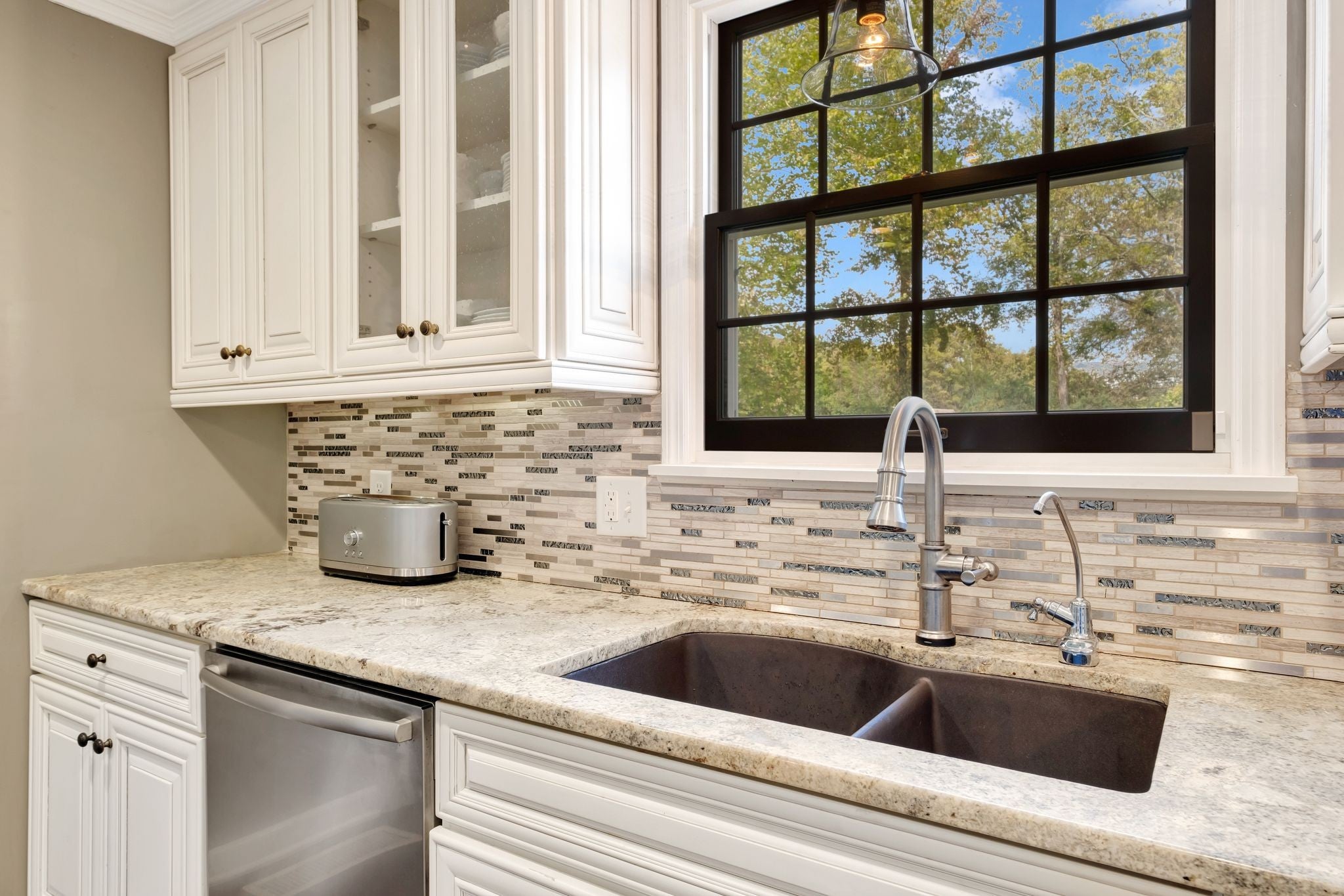 Nashville, Tennessee, 37221, United States, 4 Bedrooms Bedrooms, ,3 BathroomsBathrooms,Residential,Active,1967104