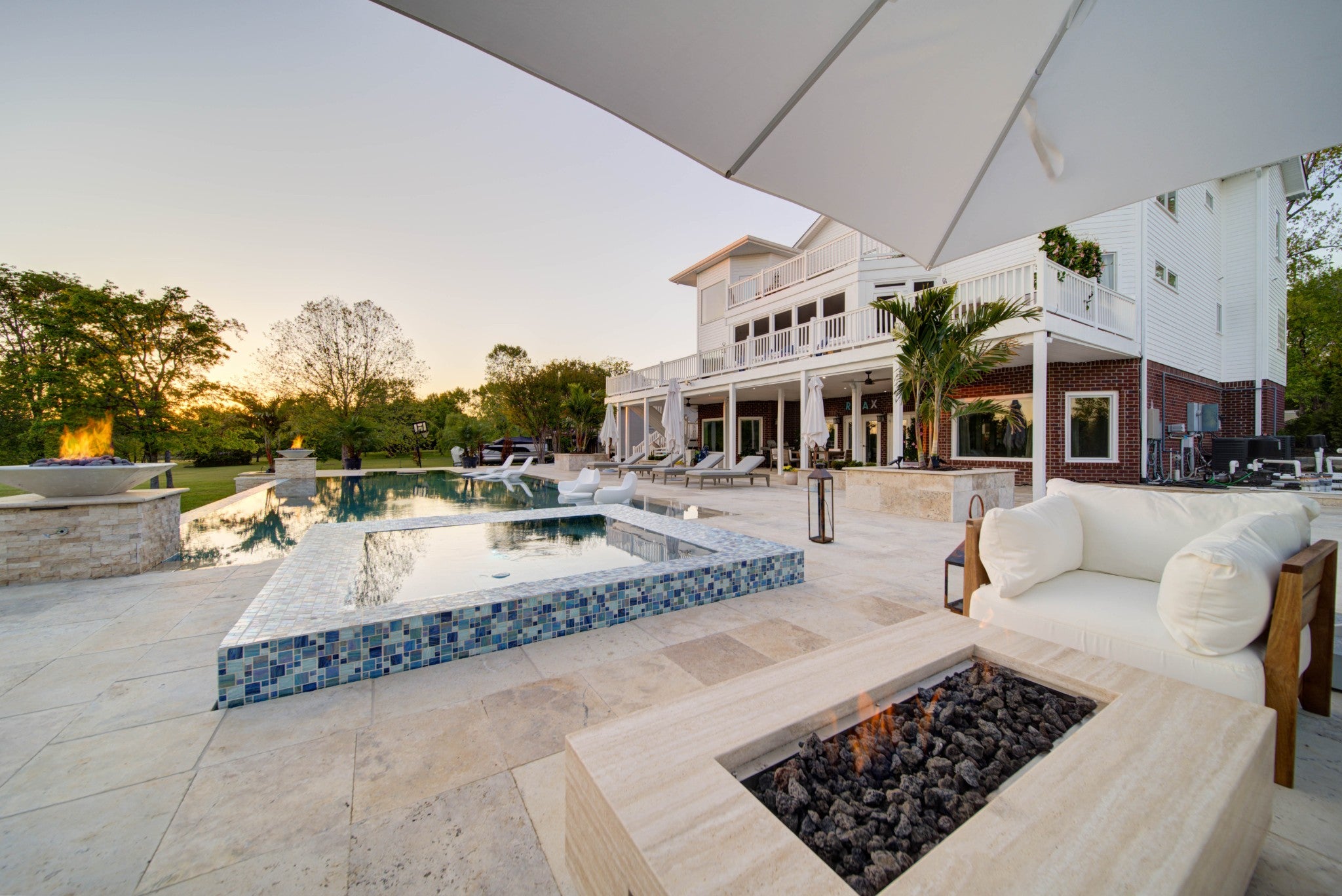 Gallatin, Tennessee, 37066, United States, 4 Bedrooms Bedrooms, ,5 BathroomsBathrooms,Residential,Active,1986918