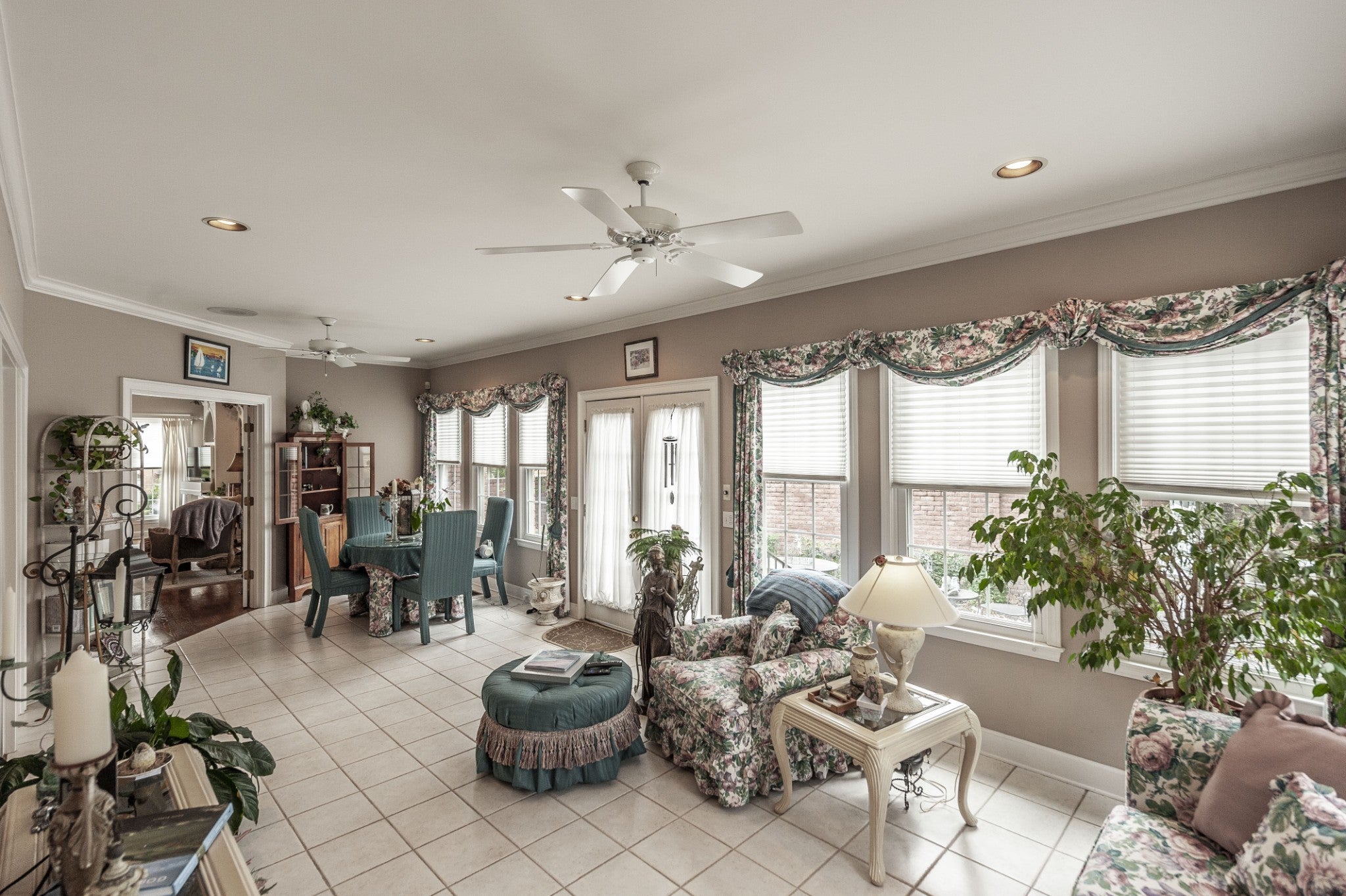 Hendersonville, Tennessee, 37075, United States, 4 Bedrooms Bedrooms, ,4 BathroomsBathrooms,Residential,Active,2003550