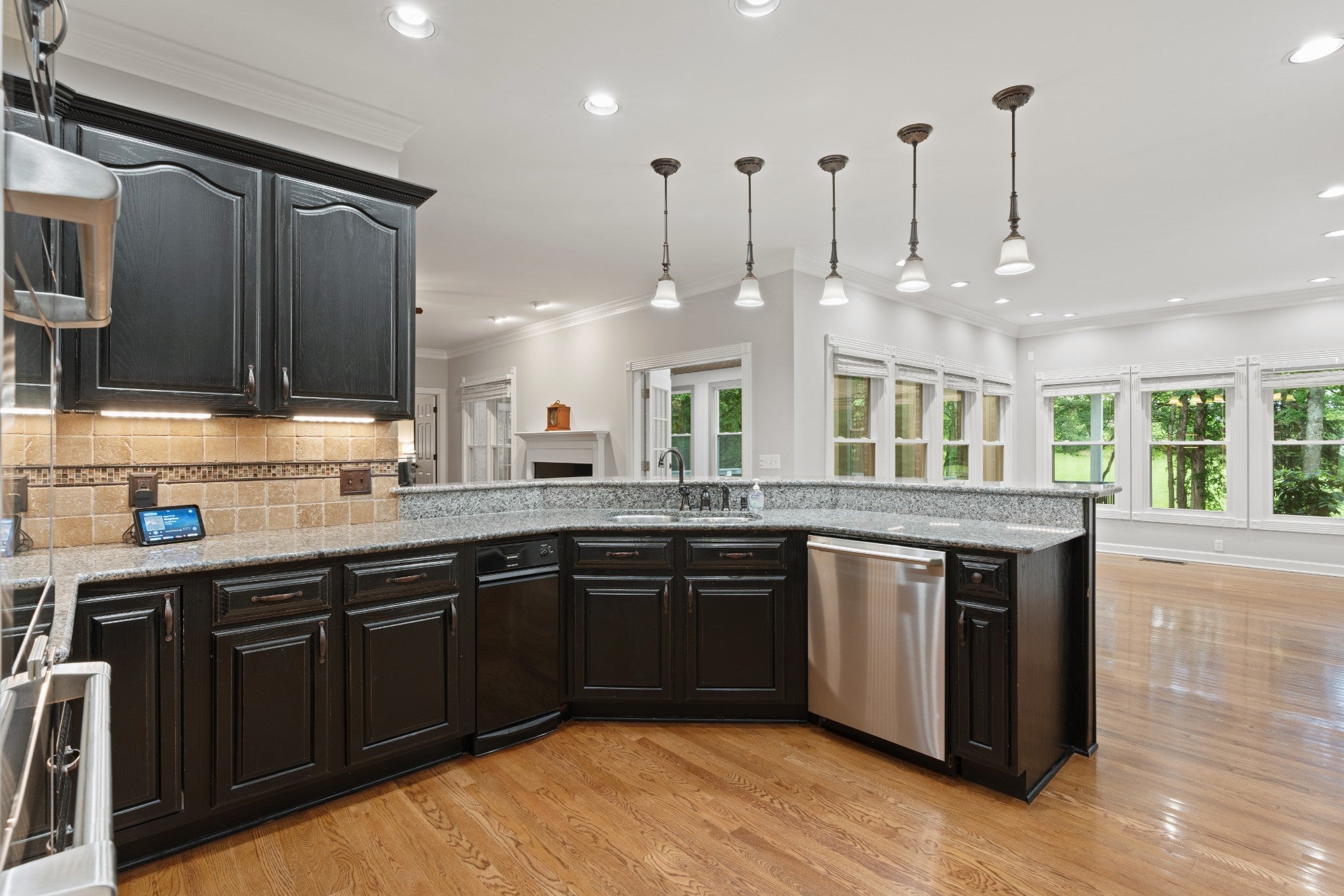 Gallatin, Tennessee, 37066, United States, 4 Bedrooms Bedrooms, ,5 BathroomsBathrooms,Residential,Active,1834473