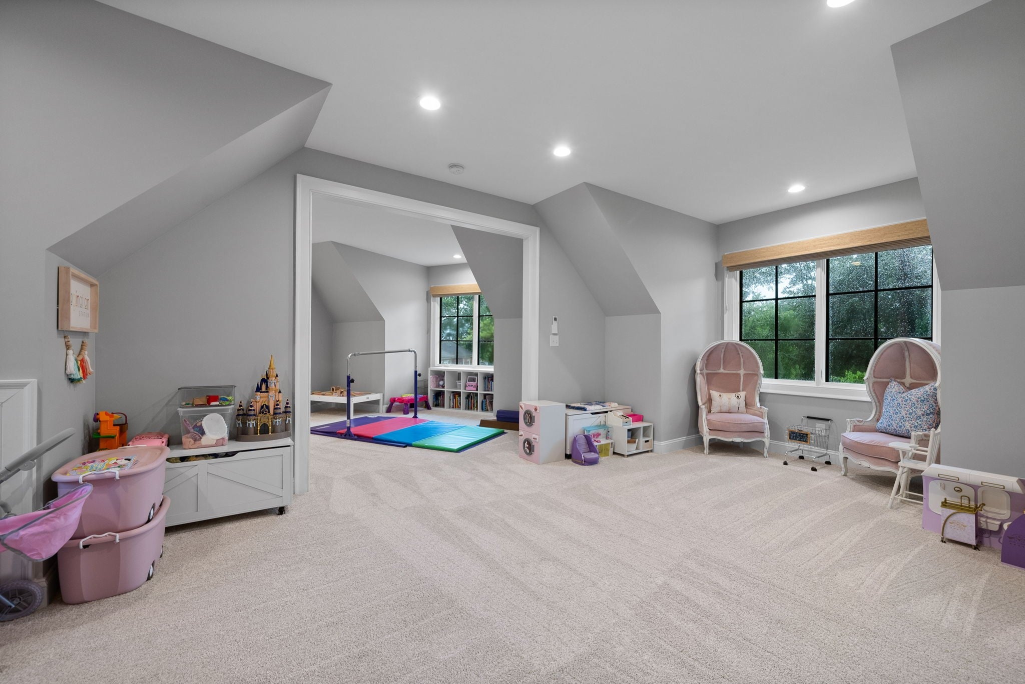 Clarksville, Tennessee, 37043, United States, 7 Bedrooms Bedrooms, ,4 BathroomsBathrooms,Residential,Active,1994960