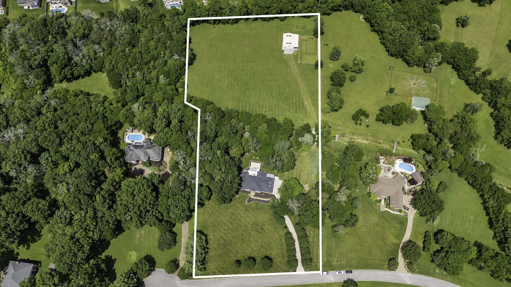 Gallatin, Tennessee, 37066, United States, 4 Bedrooms Bedrooms, ,5 BathroomsBathrooms,Residential,Active,1834473