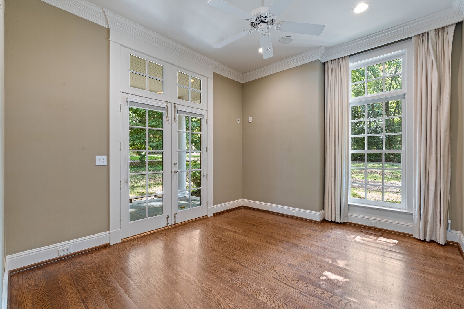 Nashville, Tennessee, 37205, United States, 5 Bedrooms Bedrooms, ,7 BathroomsBathrooms,Residential,Active,1965991