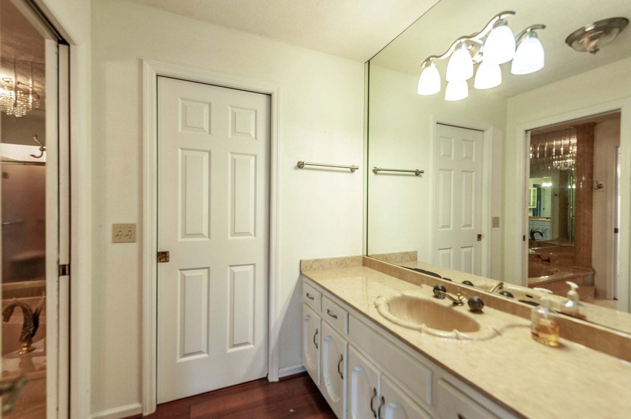 Hendersonville, Tennessee, 37075, United States, 4 Bedrooms Bedrooms, ,4 BathroomsBathrooms,Residential,Active,1959950