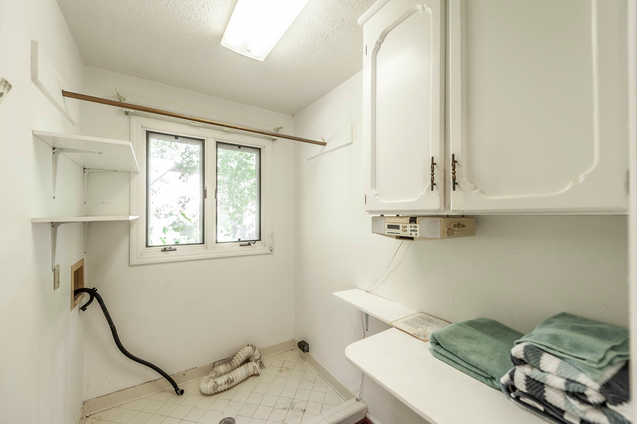 Hendersonville, Tennessee, 37075, United States, 4 Bedrooms Bedrooms, ,4 BathroomsBathrooms,Residential,Active,1959950