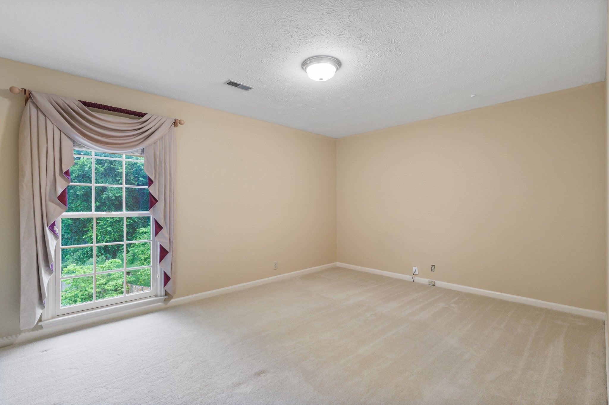 Gallatin, Tennessee, 37066, United States, 4 Bedrooms Bedrooms, ,3 BathroomsBathrooms,Residential,Active,1886830