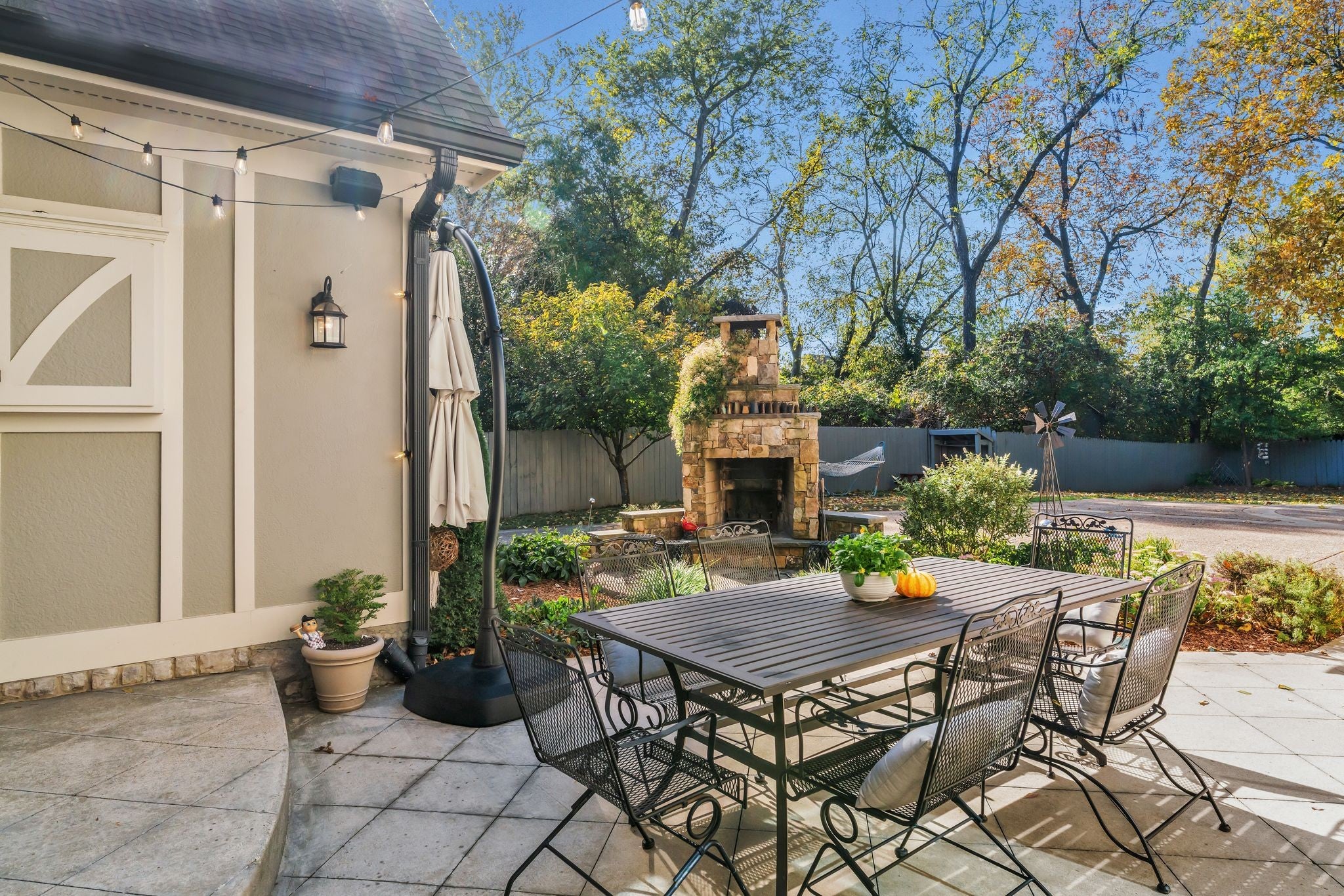 Nashville, Tennessee, 37215, United States, 4 Bedrooms Bedrooms, ,5 BathroomsBathrooms,Residential,Active,1988489