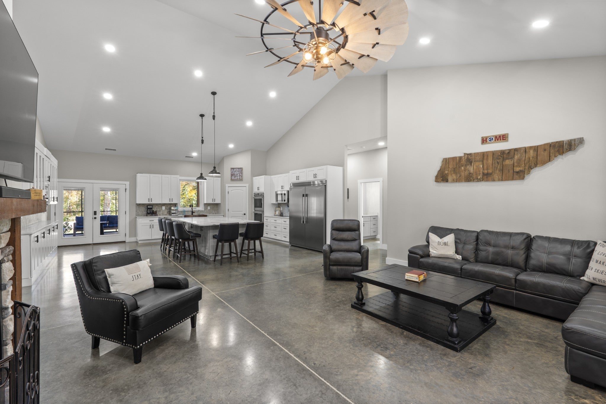 Centerville, Tennessee, 37033, United States, 3 Bedrooms Bedrooms, ,3 BathroomsBathrooms,Residential,Active,2007309