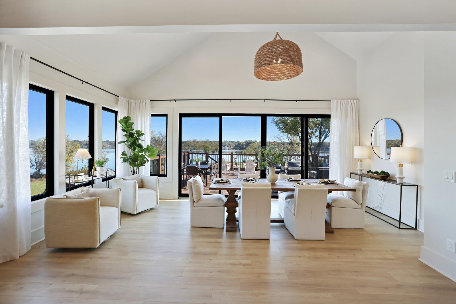 Hendersonville, Tennessee, 37075, United States, 5 Bedrooms Bedrooms, ,5 BathroomsBathrooms,Residential,Active,1988446