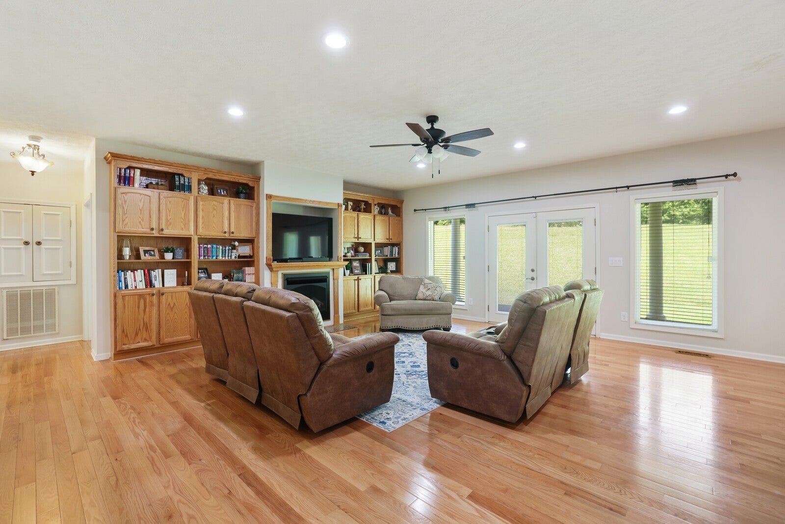 Culleoka, Tennessee, 38451, United States, 3 Bedrooms Bedrooms, ,5 BathroomsBathrooms,Residential,Active,2007337