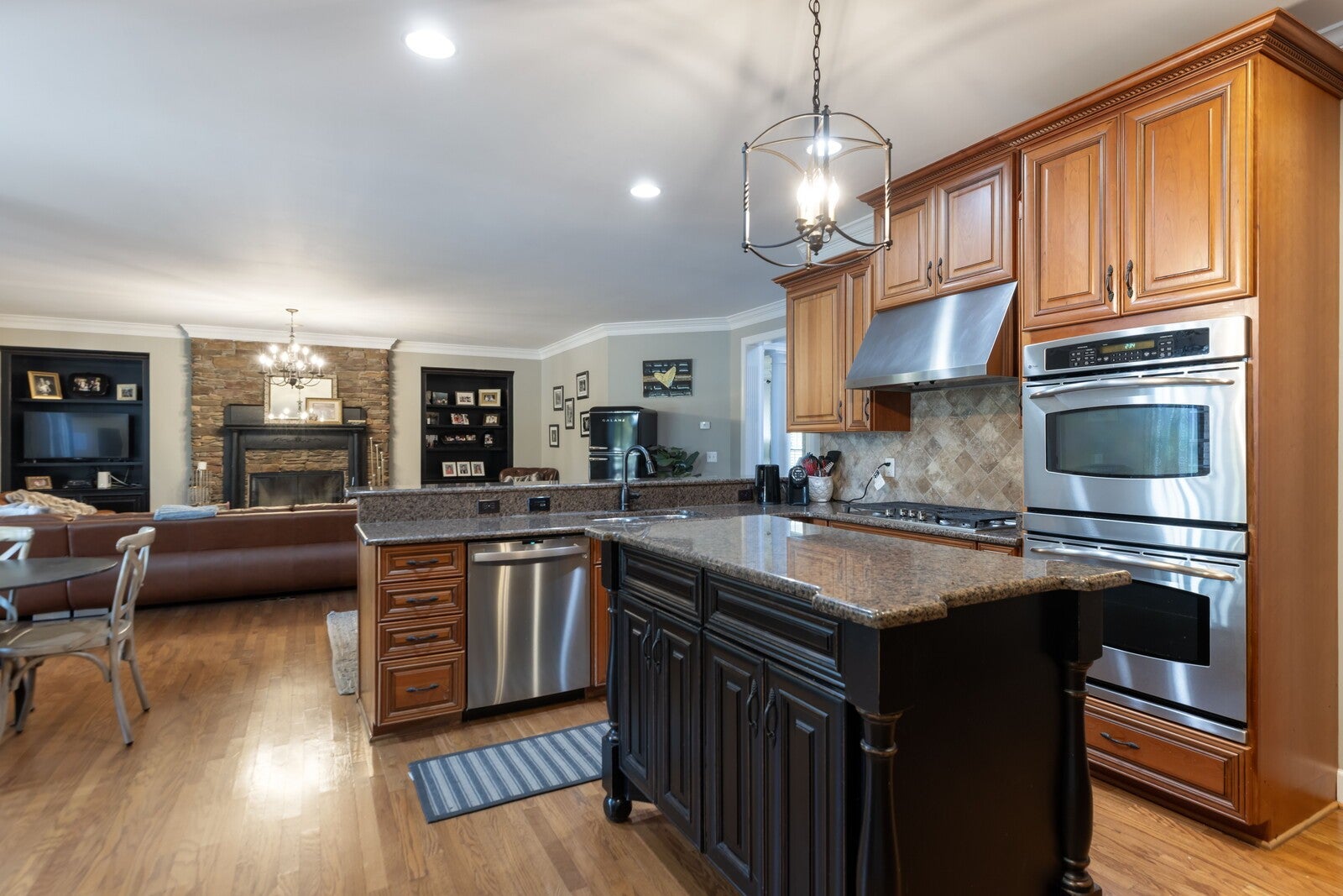 Brentwood, Tennessee, 37027, United States, 5 Bedrooms Bedrooms, ,4 BathroomsBathrooms,Residential,Active,2006880