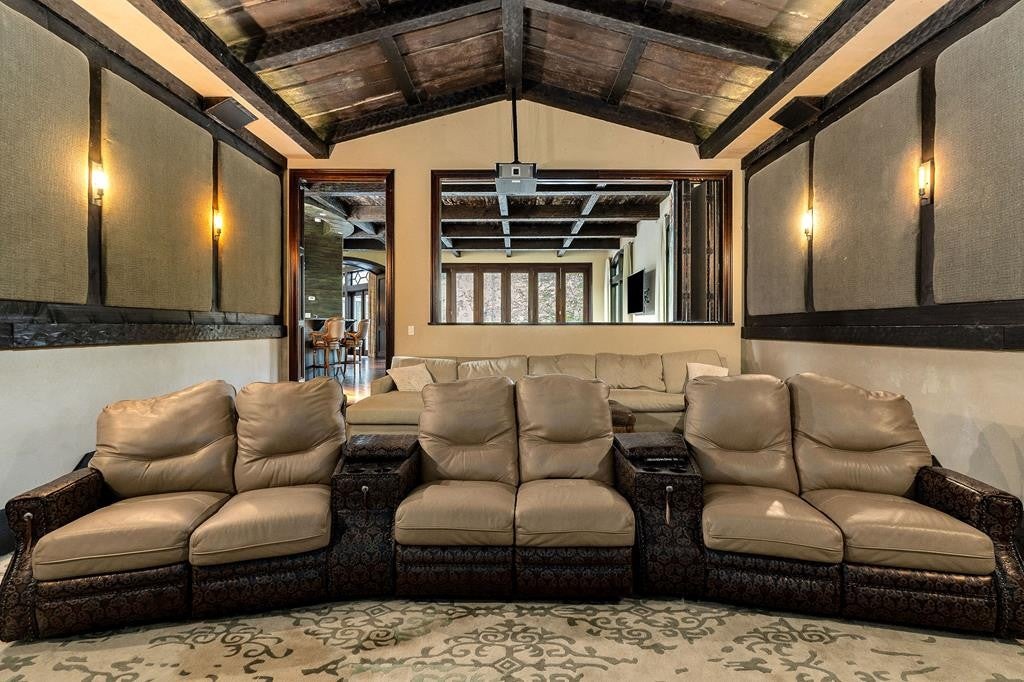 Smithville, Tennessee, 37166, United States, ,7 BathroomsBathrooms,Residential,Active,1769789