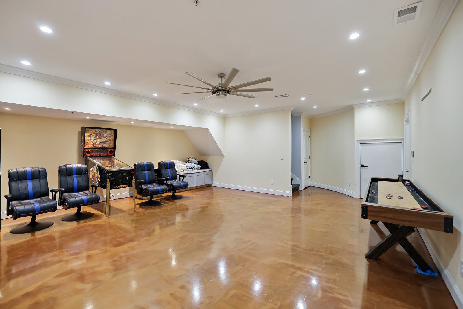 Nashville, Tennessee, 37206, United States, 7 Bedrooms Bedrooms, ,8 BathroomsBathrooms,Residential,Active,2006799