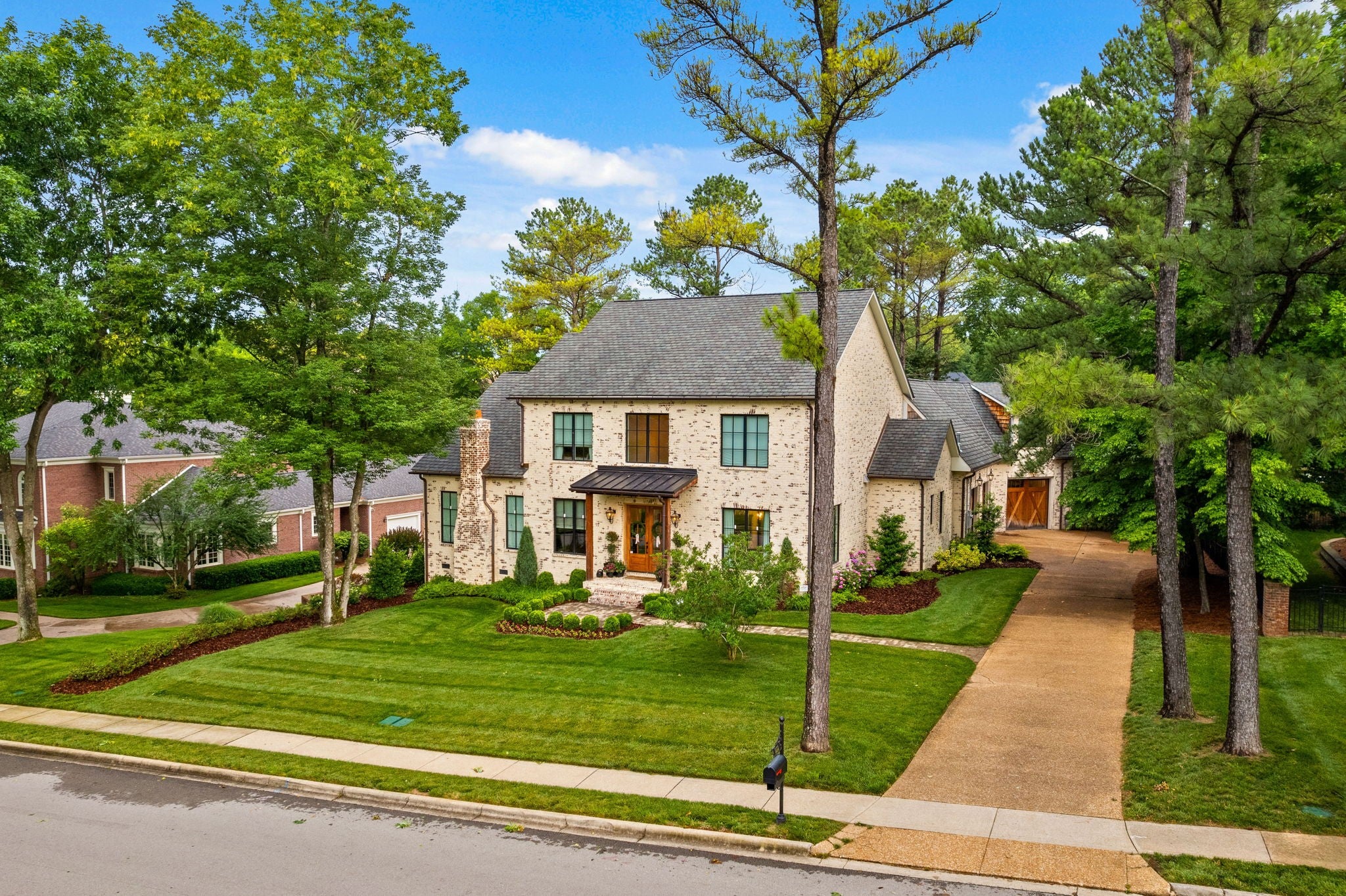 Clarksville, Tennessee, 37043, United States, 7 Bedrooms Bedrooms, ,4 BathroomsBathrooms,Residential,Active,1994960