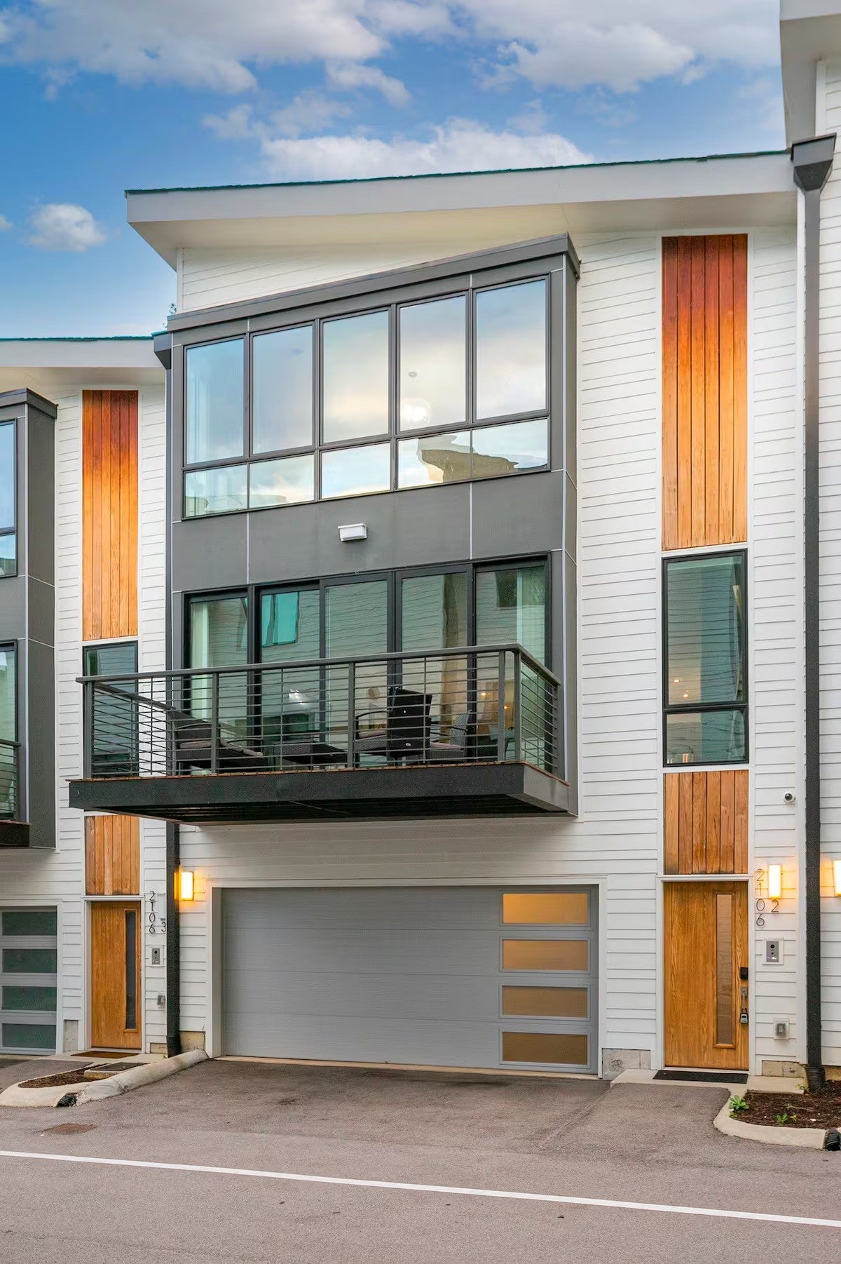 Nashville, Tennessee, 37208, United States, 7 Bedrooms Bedrooms, ,7 BathroomsBathrooms,Residential,Active,1997582