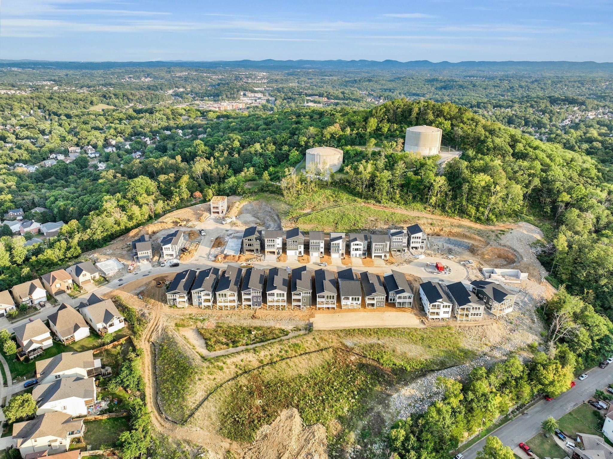 Nashville, Tennessee, 37211, United States, 4 Bedrooms Bedrooms, ,5 BathroomsBathrooms,Residential,Contingent,1871633