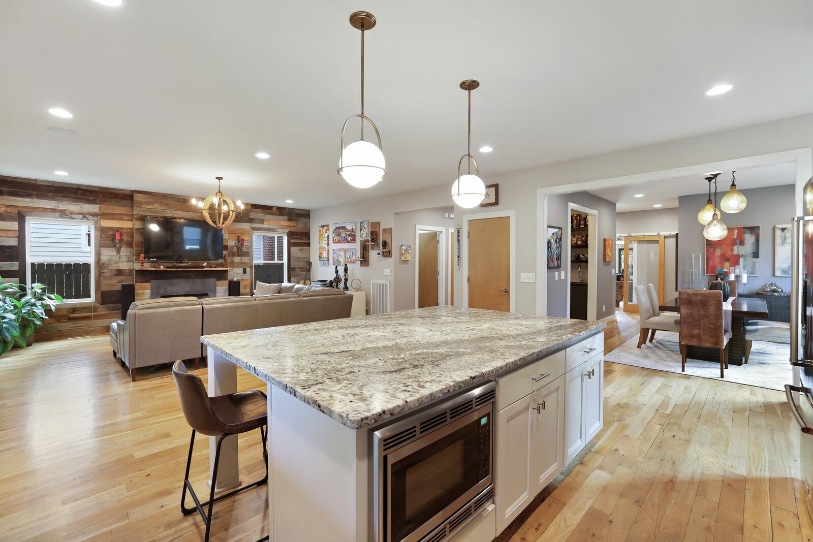 Nashville, Tennessee, 37206, United States, 4 Bedrooms Bedrooms, ,3 BathroomsBathrooms,Residential,Active,1969649