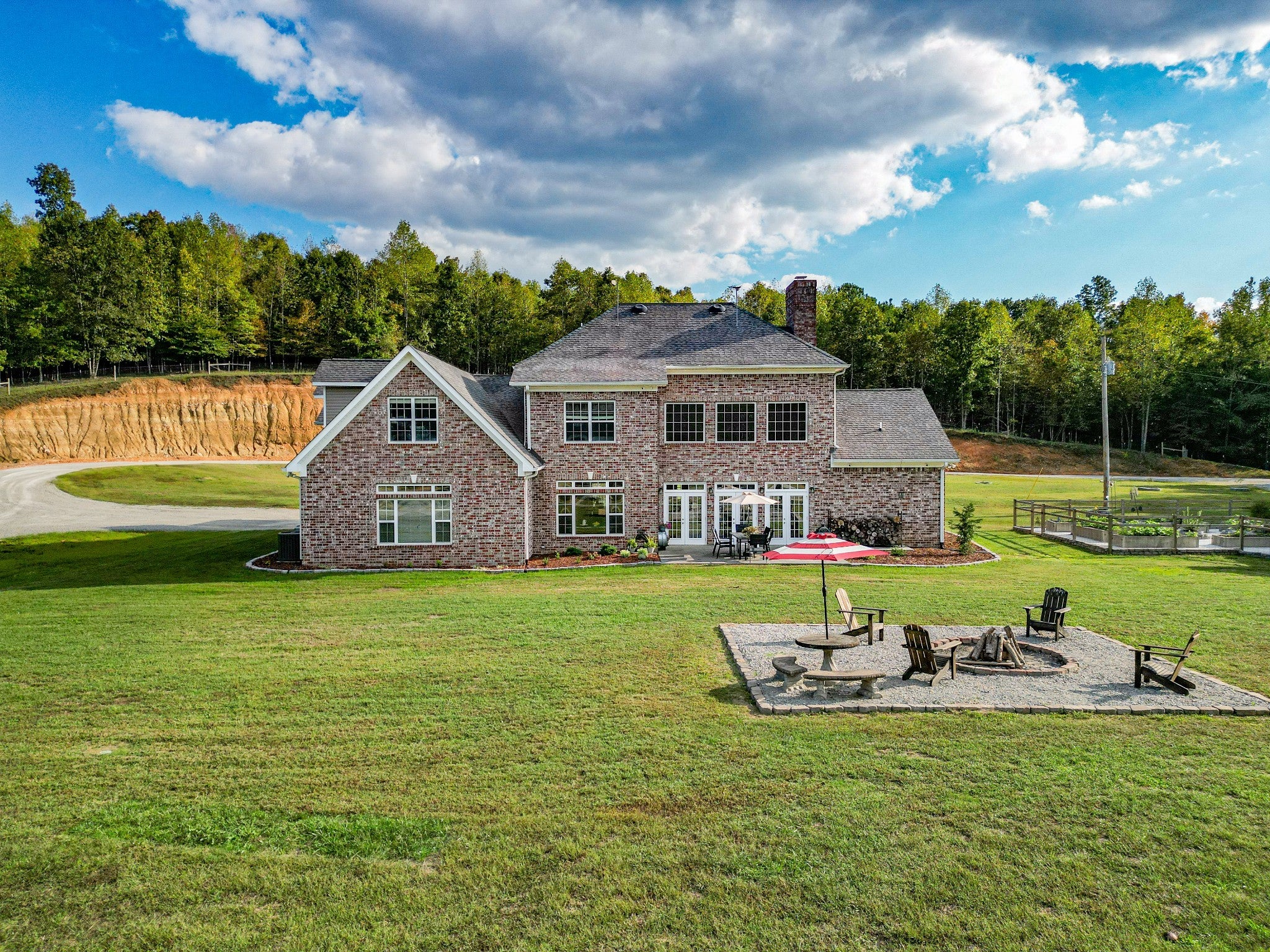 Hohenwald, Tennessee, 38462, United States, 6 Bedrooms Bedrooms, ,3 BathroomsBathrooms,Residential,Active,1964507