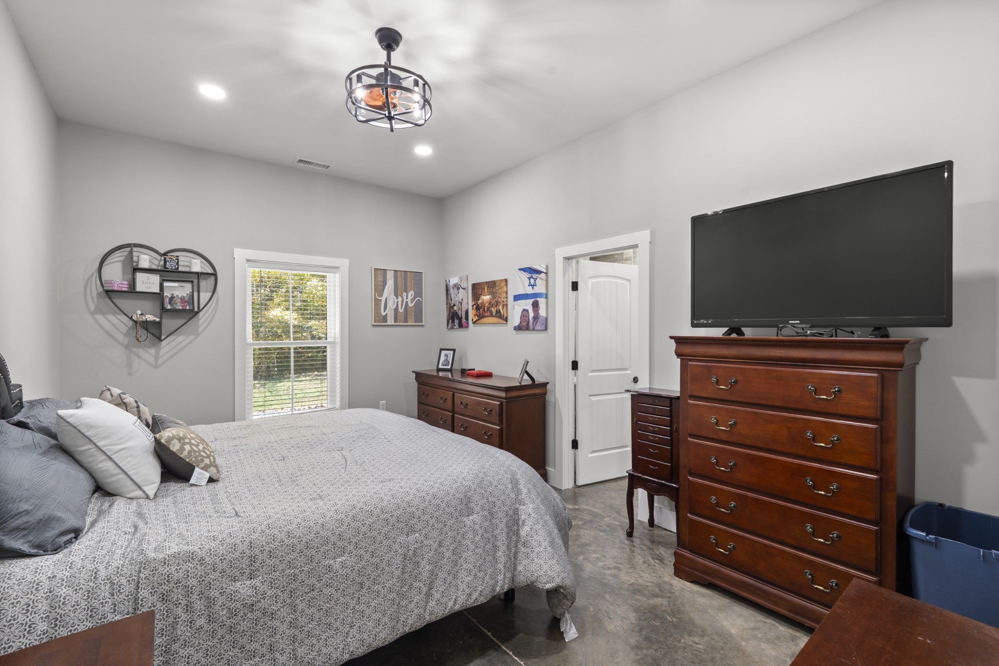 Centerville, Tennessee, 37033, United States, 3 Bedrooms Bedrooms, ,3 BathroomsBathrooms,Residential,Active,2007309