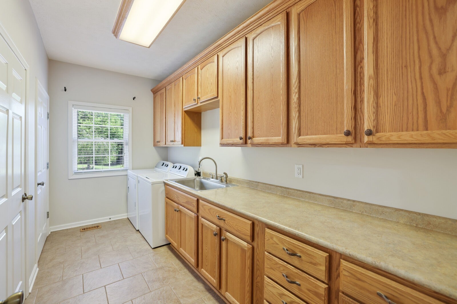 Culleoka, Tennessee, 38451, United States, 3 Bedrooms Bedrooms, ,5 BathroomsBathrooms,Residential,Active,2007337