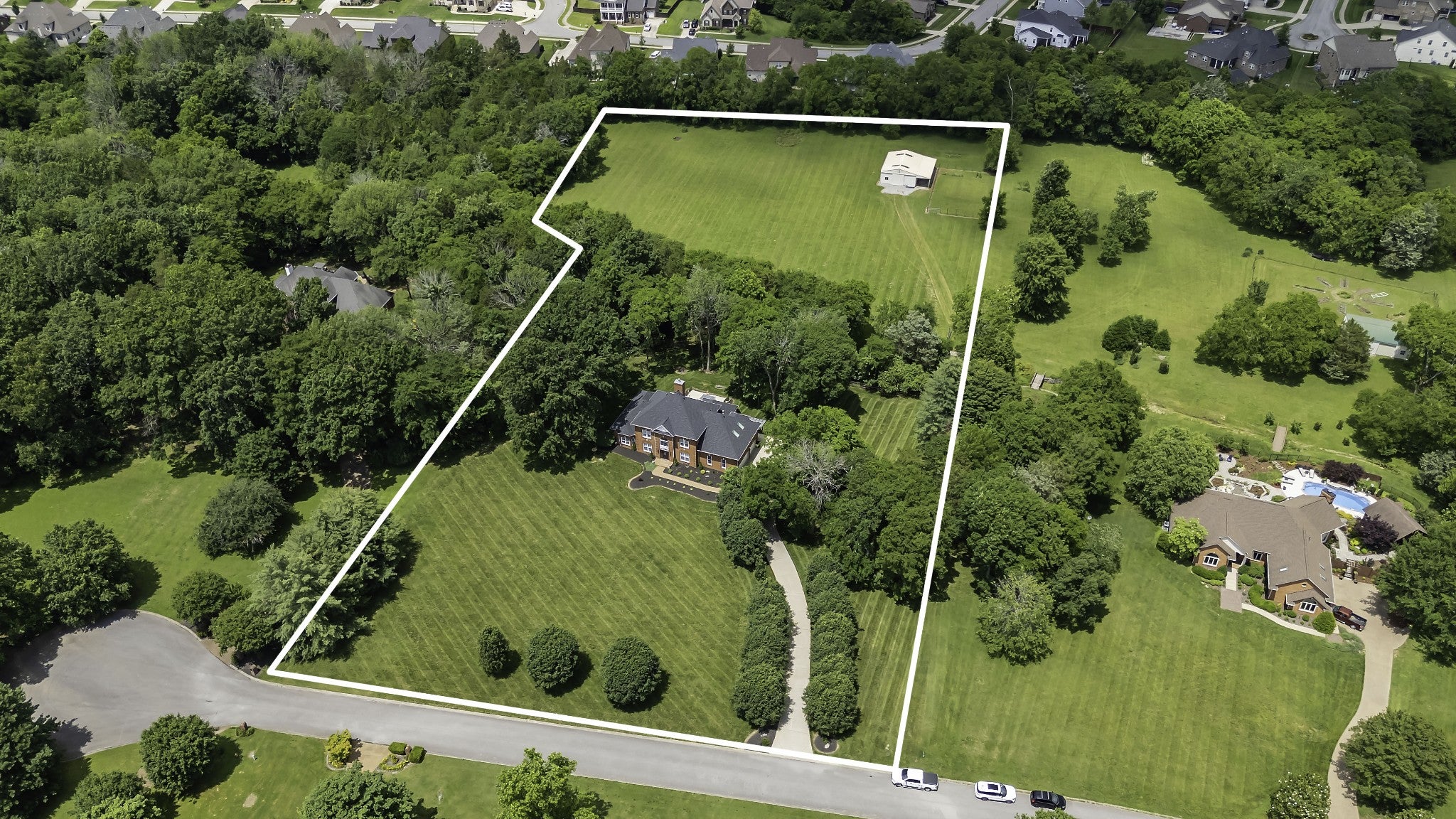 Gallatin, Tennessee, 37066, United States, 4 Bedrooms Bedrooms, ,5 BathroomsBathrooms,Residential,Active,1834473