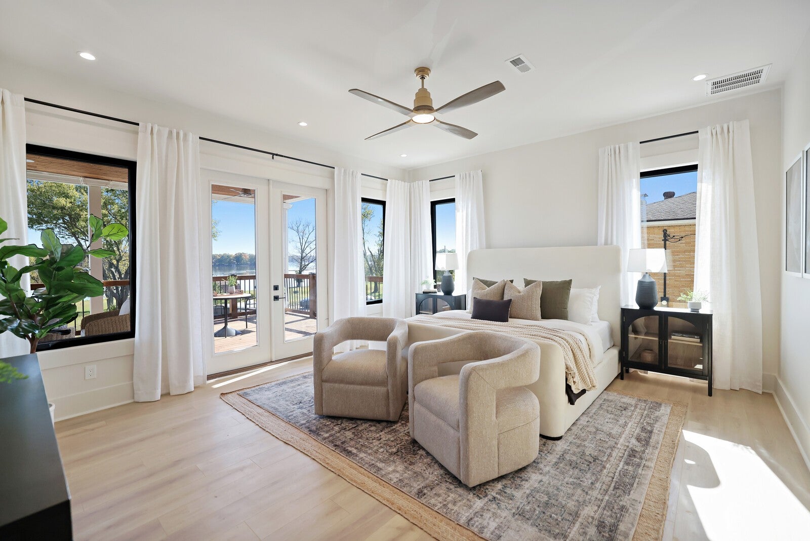 Hendersonville, Tennessee, 37075, United States, 5 Bedrooms Bedrooms, ,5 BathroomsBathrooms,Residential,Active,1988446