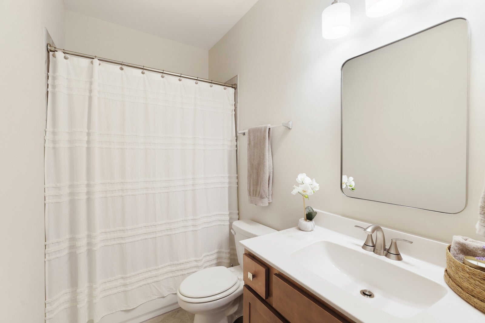 Franklin, Tennessee, 37064, United States, 3 Bedrooms Bedrooms, ,4 BathroomsBathrooms,Residential,Active,1907978