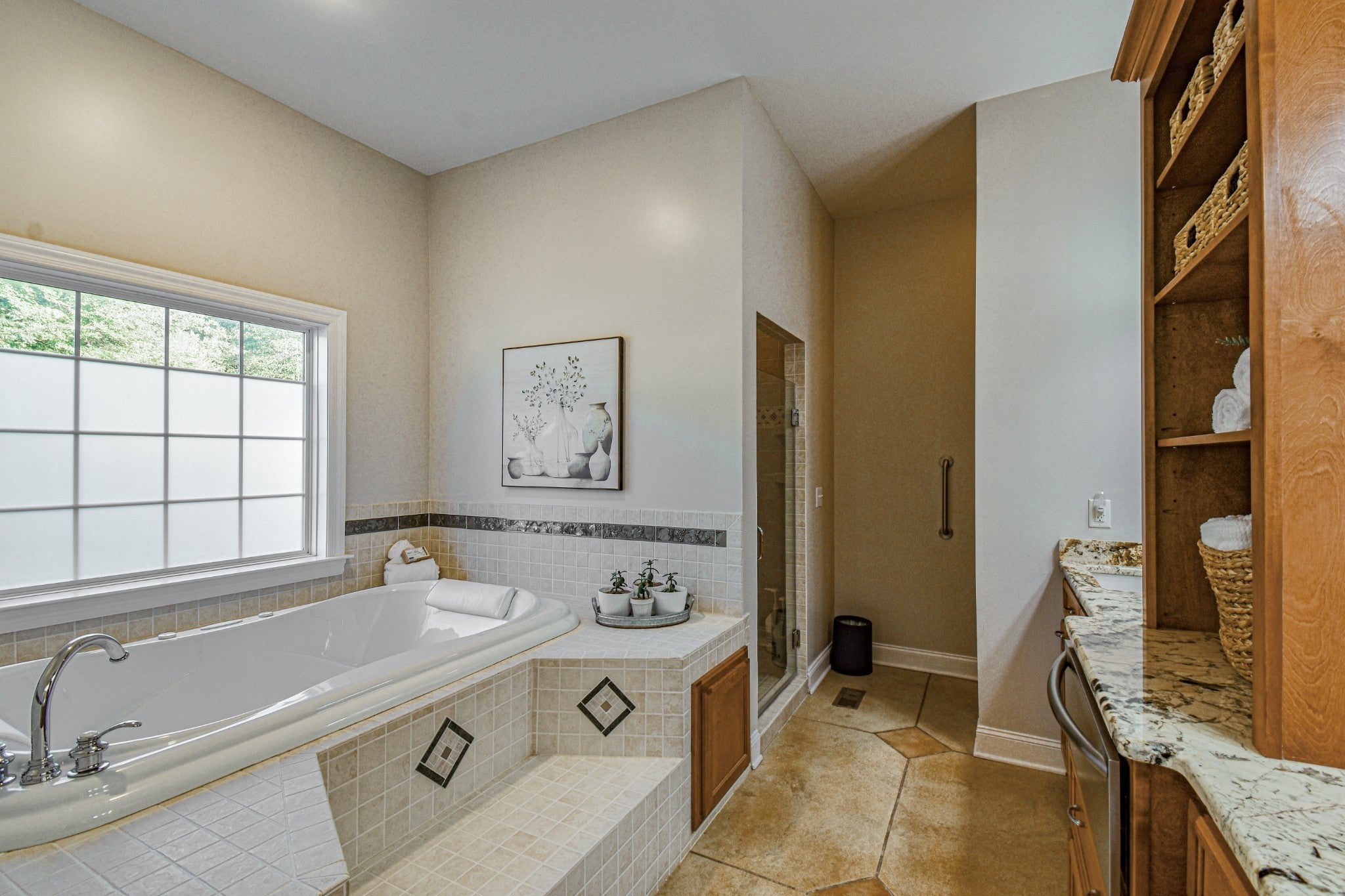 Hohenwald, Tennessee, 38462, United States, 6 Bedrooms Bedrooms, ,3 BathroomsBathrooms,Residential,Active,1964507