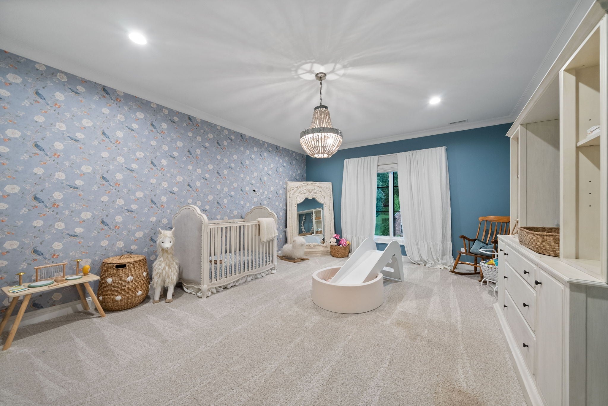 Clarksville, Tennessee, 37043, United States, 7 Bedrooms Bedrooms, ,4 BathroomsBathrooms,Residential,Active,1994960