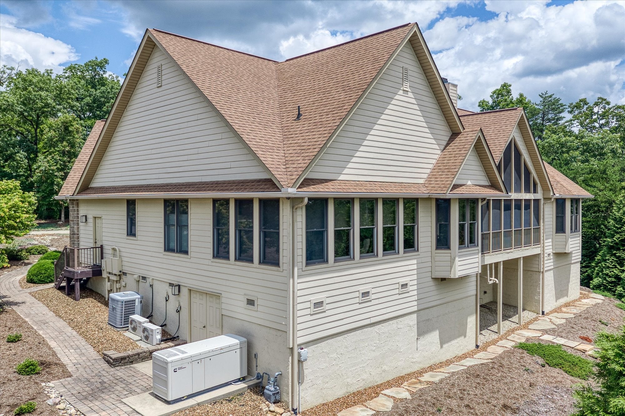 Crossville, Tennessee, 38558, United States, 4 Bedrooms Bedrooms, ,4 BathroomsBathrooms,Residential,Active,1968432