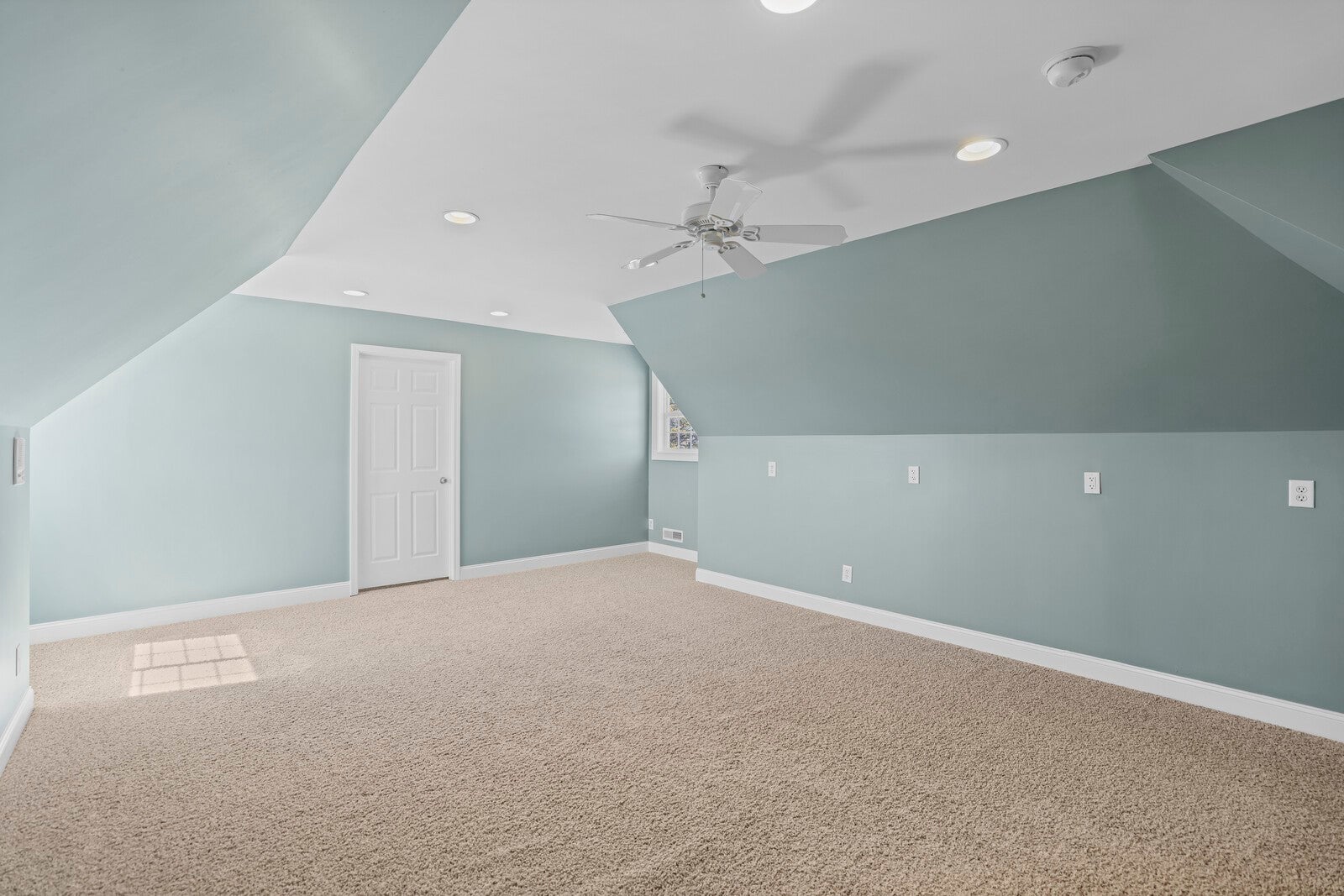 Portland, Tennessee, 37148, United States, 4 Bedrooms Bedrooms, ,4 BathroomsBathrooms,Residential,Active,1929805