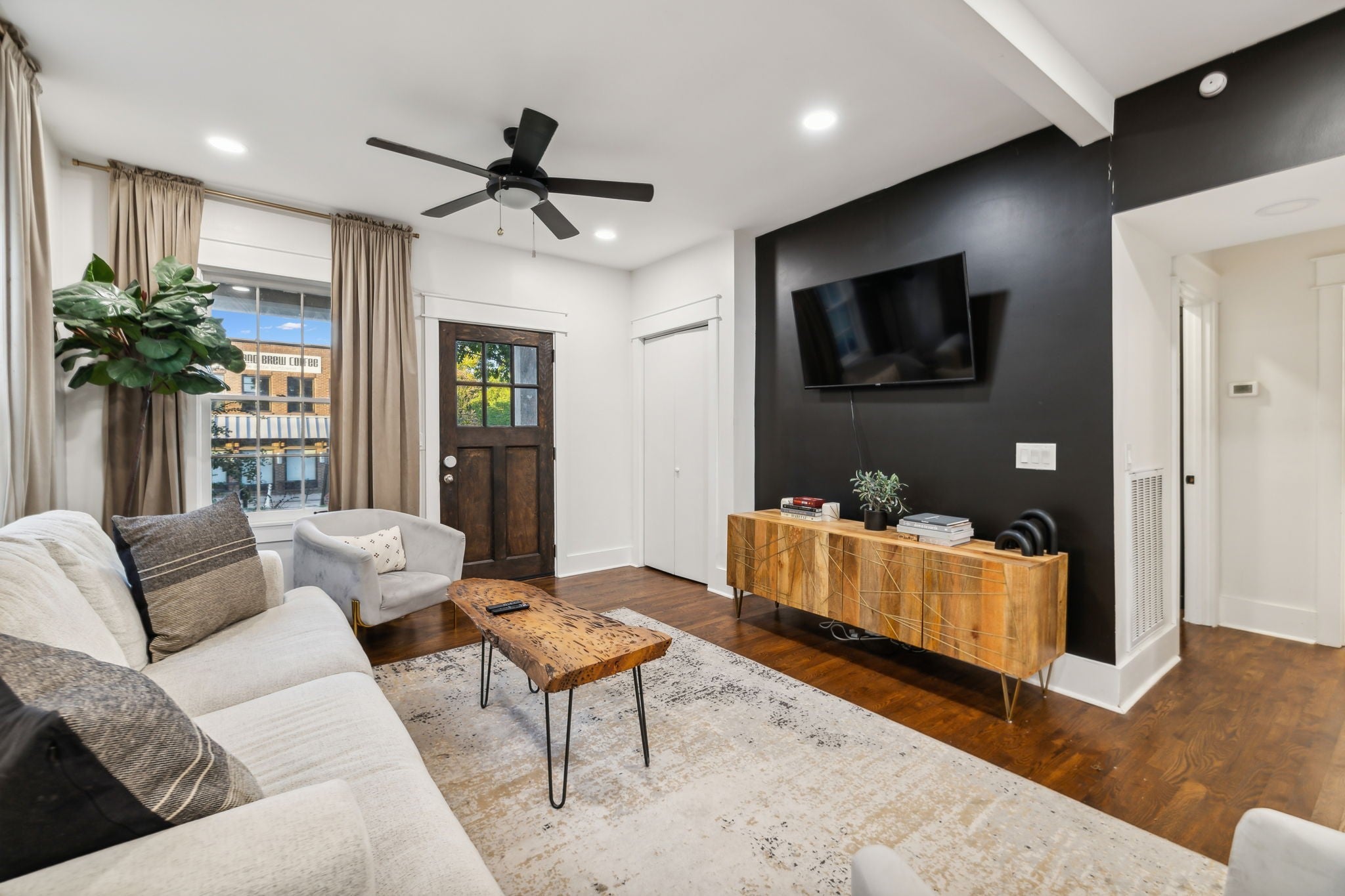 Nashville, Tennessee, 37206, United States, 3 Bedrooms Bedrooms, ,2 BathroomsBathrooms,Residential,Active,1912805