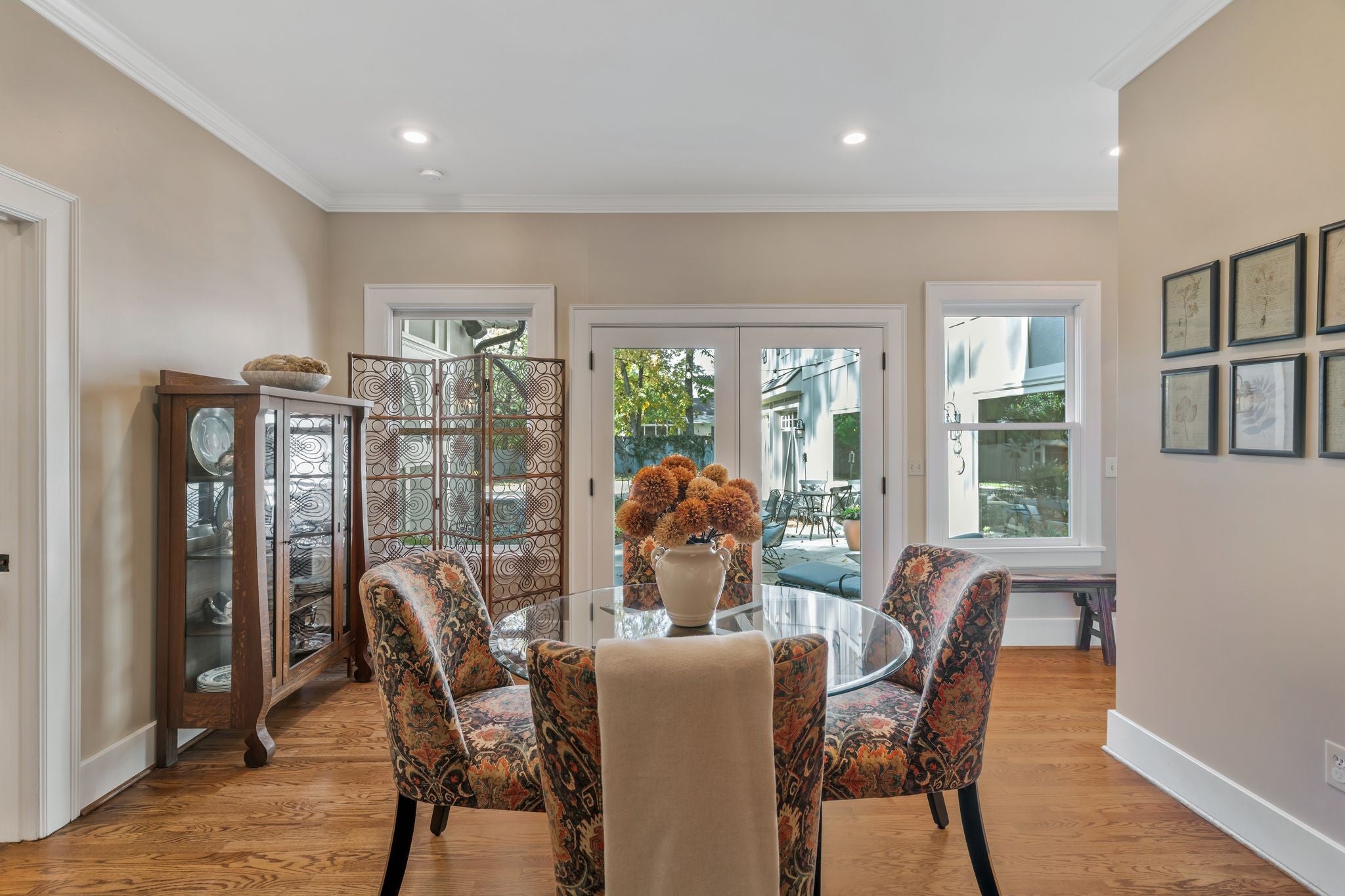 Nashville, Tennessee, 37215, United States, 4 Bedrooms Bedrooms, ,5 BathroomsBathrooms,Residential,Active,1988489