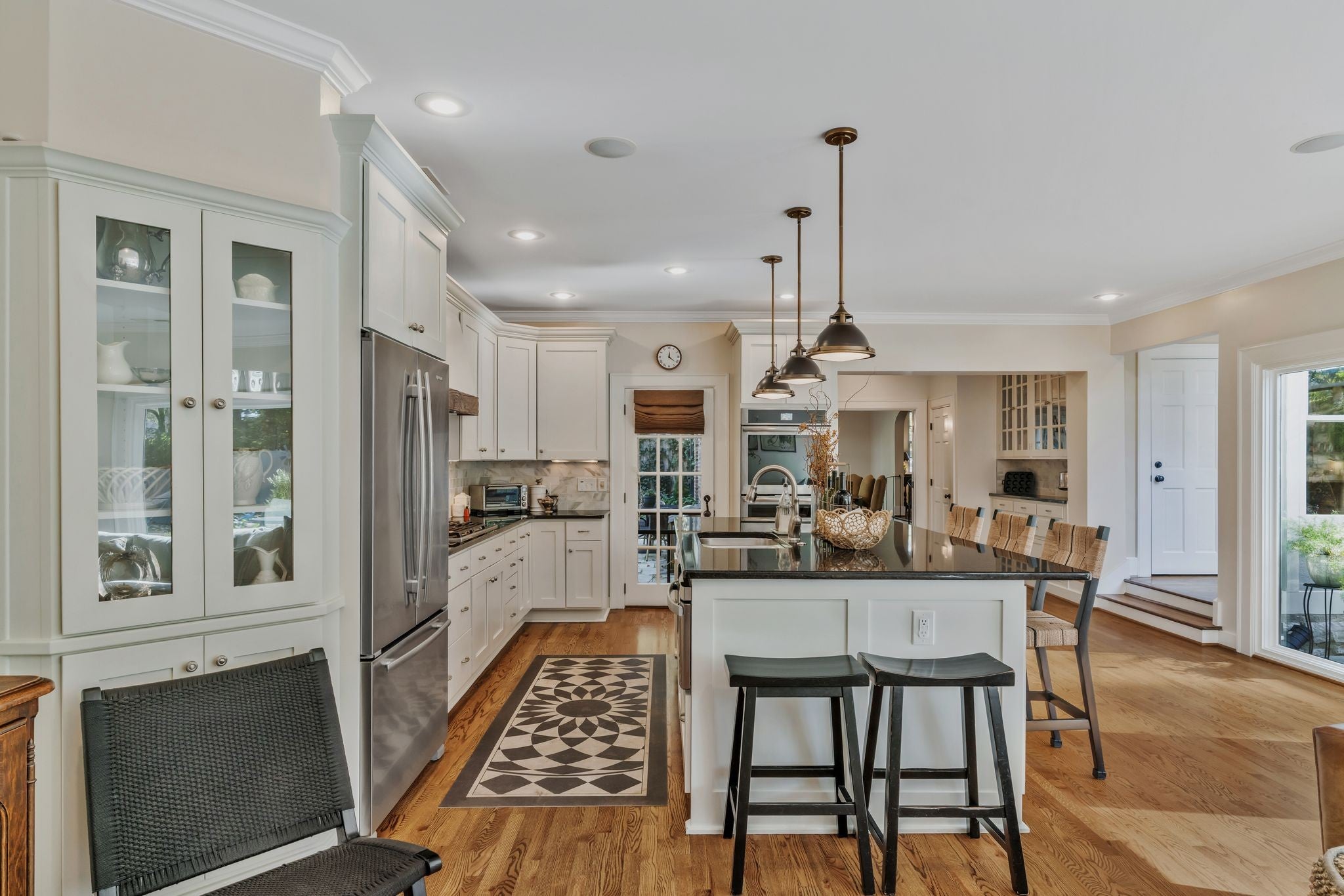 Nashville, Tennessee, 37215, United States, 4 Bedrooms Bedrooms, ,5 BathroomsBathrooms,Residential,Active,1988489