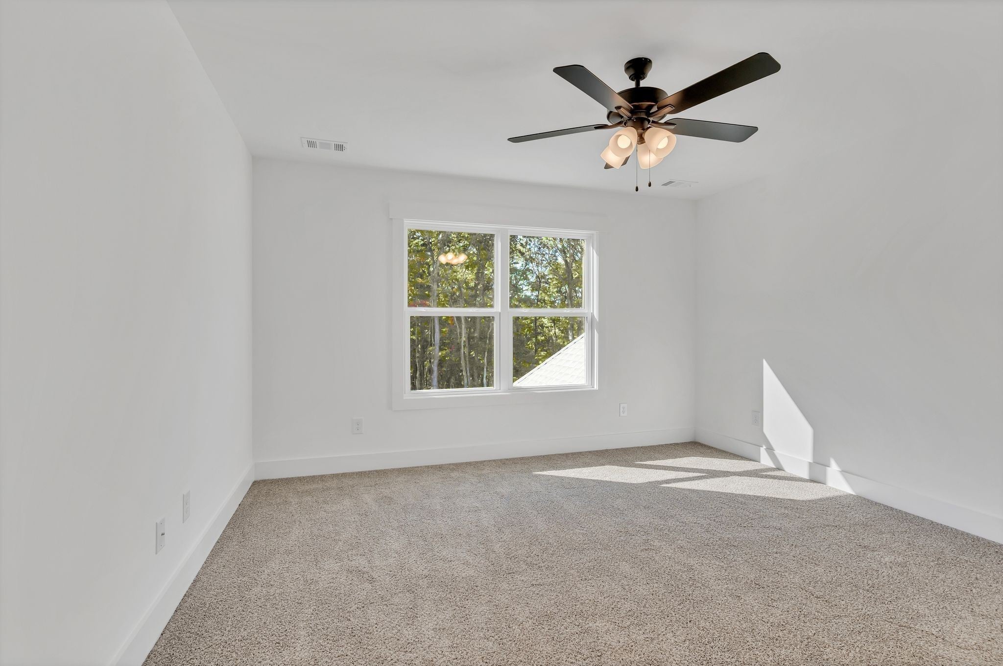 Hendersonville, Tennessee, 37075, United States, 4 Bedrooms Bedrooms, ,4 BathroomsBathrooms,Residential,Active,2011440