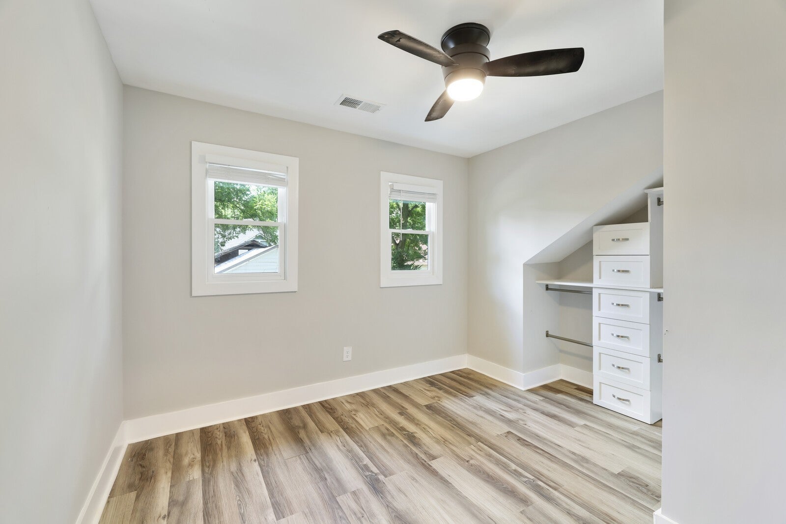 Nashville, Tennessee, 37206, United States, 4 Bedrooms Bedrooms, ,4 BathroomsBathrooms,Residential,Active,2007628