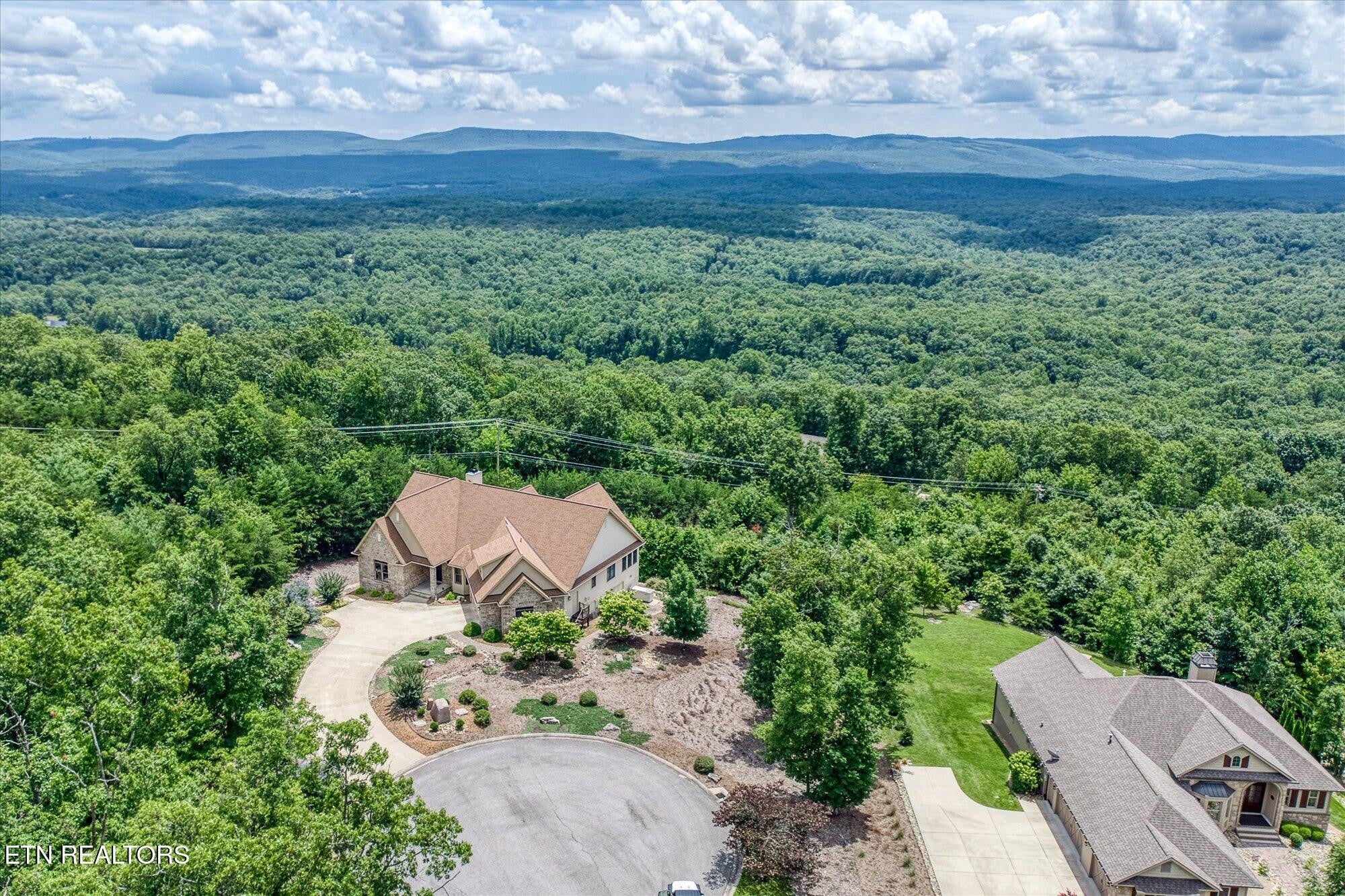 Crossville, Tennessee, 38558, United States, 4 Bedrooms Bedrooms, ,4 BathroomsBathrooms,Residential,Active,2011427