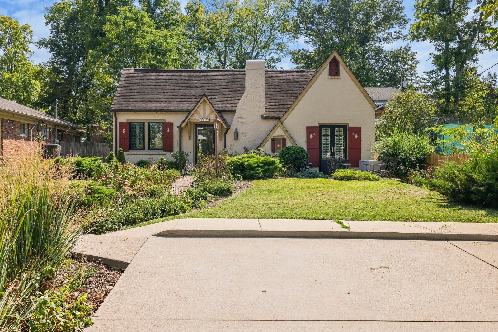 Nashville, Tennessee, 37212, United States, 4 Bedrooms Bedrooms, ,4 BathroomsBathrooms,Residential,Active,1999175