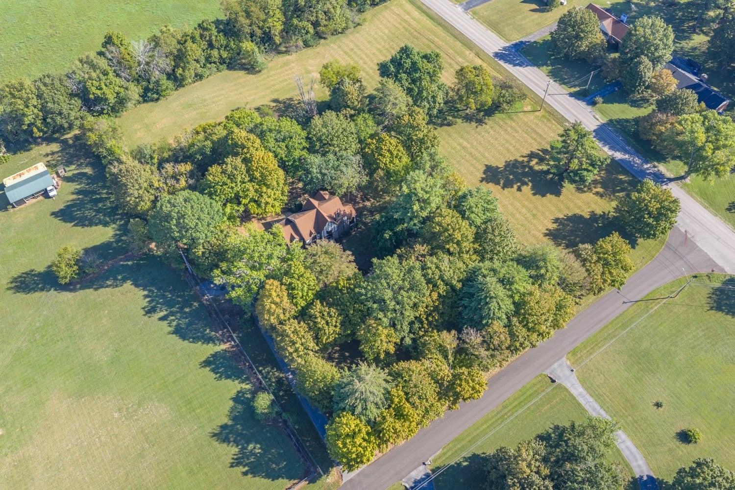 Columbia, Tennessee, 38401, United States, 4 Bedrooms Bedrooms, ,3 BathroomsBathrooms,Residential,Active,1963382