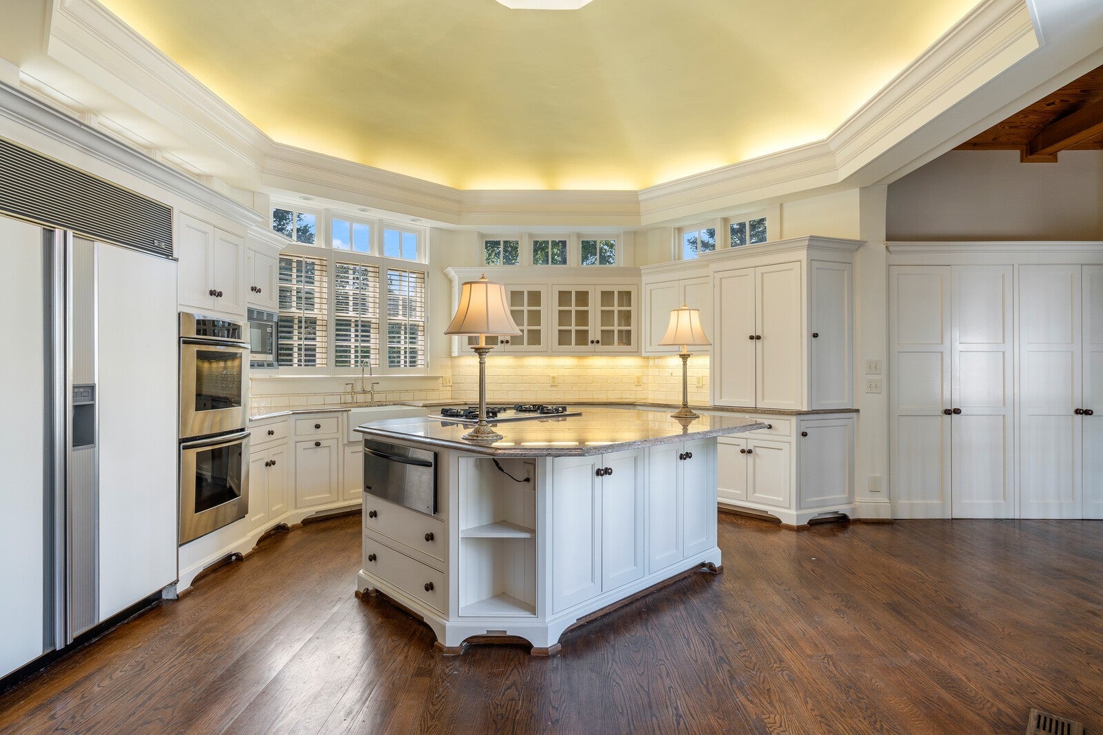 Nashville, Tennessee, 37205, United States, 5 Bedrooms Bedrooms, ,7 BathroomsBathrooms,Residential,Active,1965991