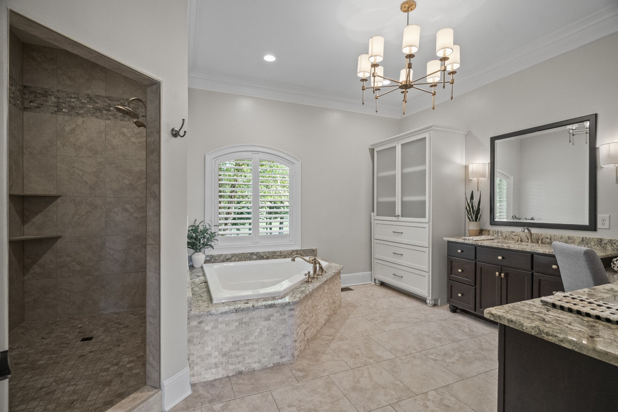 Cross Plains, Tennessee, 37049, United States, 5 Bedrooms Bedrooms, ,6 BathroomsBathrooms,Residential,Active,1919379